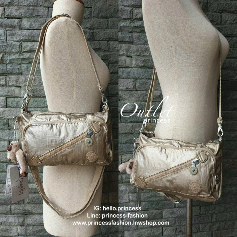 Kipling milos crossbody bag (K13696) กระเป๋าสะพายข้าง crossbody ขนาดกำลังดี มี 2 สาย สายสะพายสั้น ถือเป็นทรงพอรช์(pochette)ถอดเปลี่ยนสลับกับสายยาวได้ มีช่องซิปใช้งาน3ช่อง 2ช่องใหญ่ภายในมีเล็กแยกเป็นสัดส่วน ใส่มินิไอแพค กระเป๋าสตางค์ยาวได้ ด้านหน้ามีช่องซิ