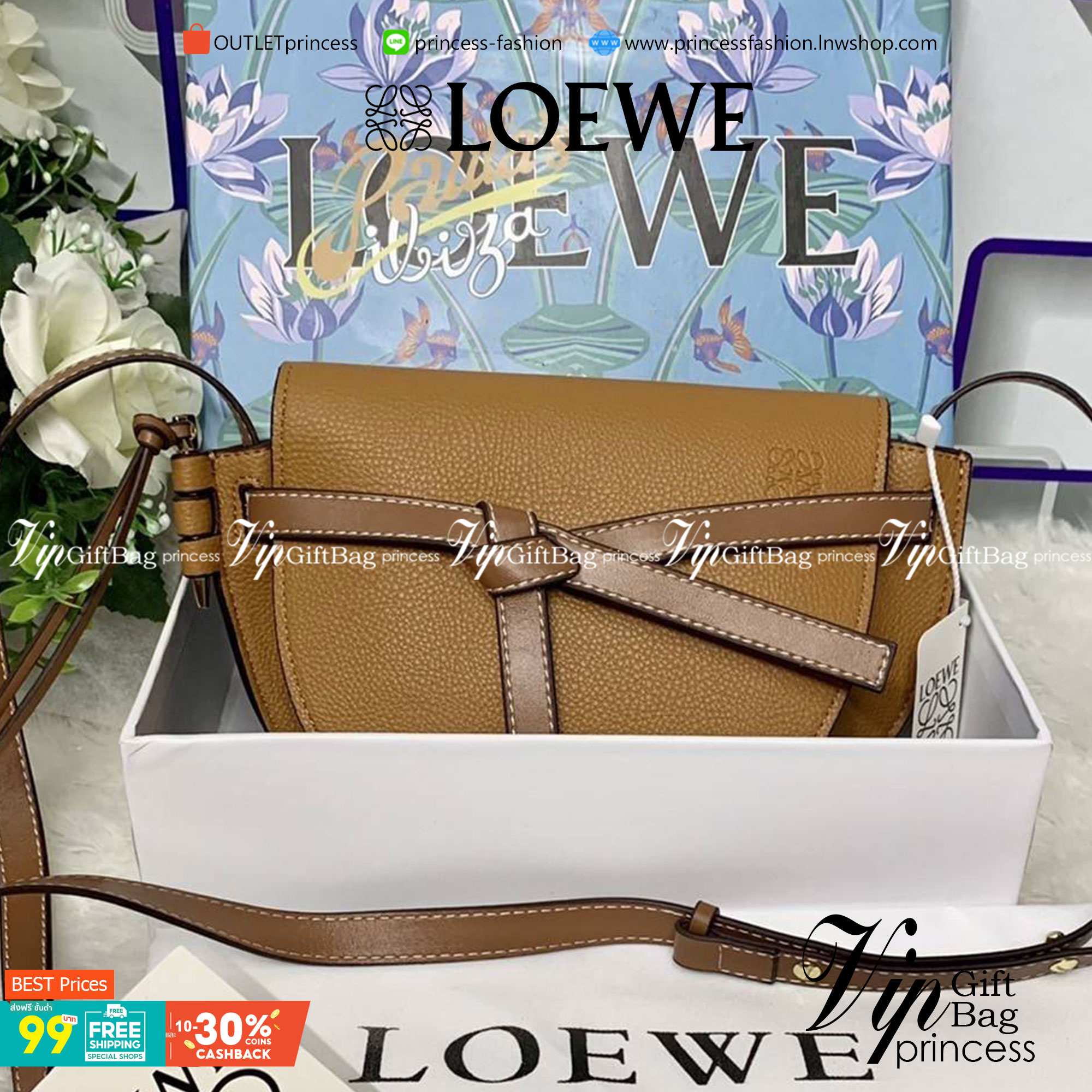 LOEWE Small Leather Gate Crossbody Bag VIP GIFT WITH PURCHASE (GWP) กระเป๋าถือหรือสะพาย Limited จาก LOEWE DUTYFREE COUNTER วัสดุ Canvas & Leather Calfskin หนังแท้ รูปทรงทันสมัย น้ำหนักเบามากค่ะ มาพร้อมสายสะพายยาวสามารถปรับระดับได้ เป็นอีกหนึ่งรุ่นฮิตกันมา