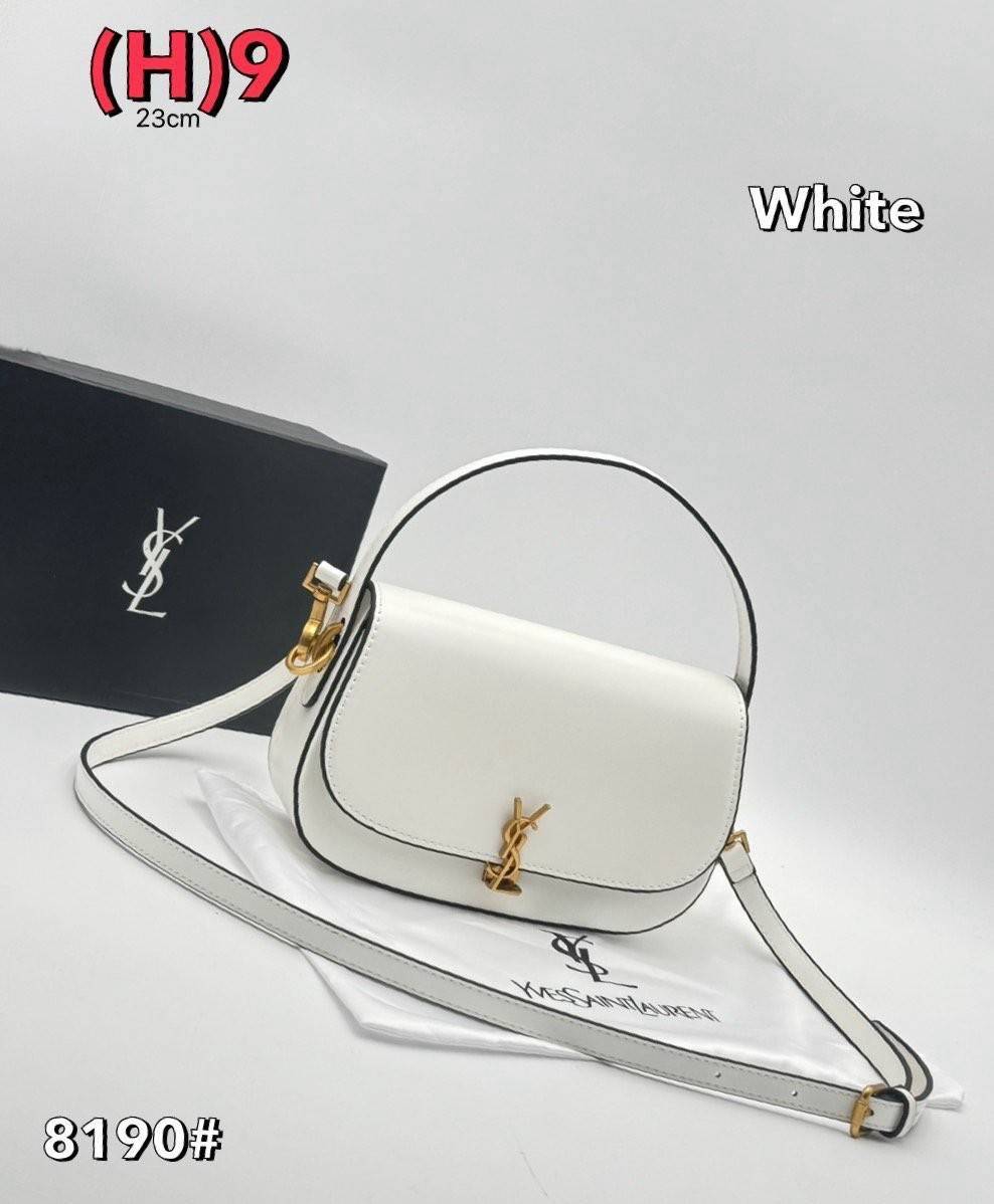 YSL Voltaire in box ไอเท็มขึ้นแท่นสวยเรียบหรูลักชู the best seller!! กระเป๋าสะพายรูปทรงโค้งมน งานหนังเรียบโดดเด่นด้วยโลโก้สีทอง เป็นใบที่น้อยแต่มากสวยคมทุกมิติจริงๆ ค่ะ