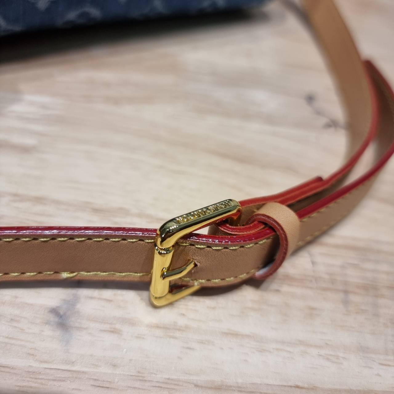 LV speedy 25 denim bag กระเป๋าทรงหมอน รุ่นท็อปฮิต กับดีไซน์ใหม่ต้อนรับฤดูร้น โดดเด่นด้วยการตกแต่งลายพิมพ์ไม่เกร่อ เดนิมสดใส