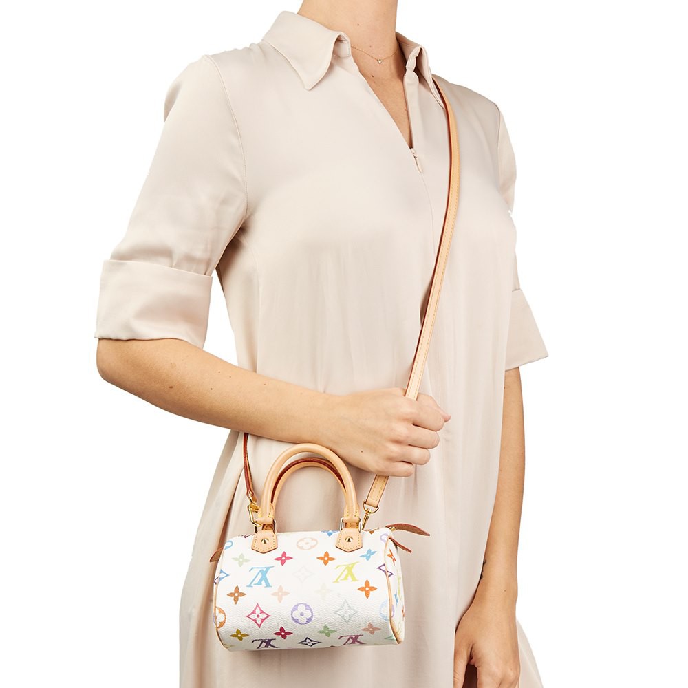 VIP 】LOUIS VUITTON Monogram Multicolor Mini Speedy พร้อมส่งความน่ารักค่ะ! กระเป๋าทรงหมอนไซด์มินิ หนังแกะแท้นิ่มสวยงามค่ะ เปิดปิดกระเป๋าแบบซิป ภายในสามารถใส่มือถือได้ กระเป๋าเงินใบกลางได้ พาสปอร์ตได้ค่ะ