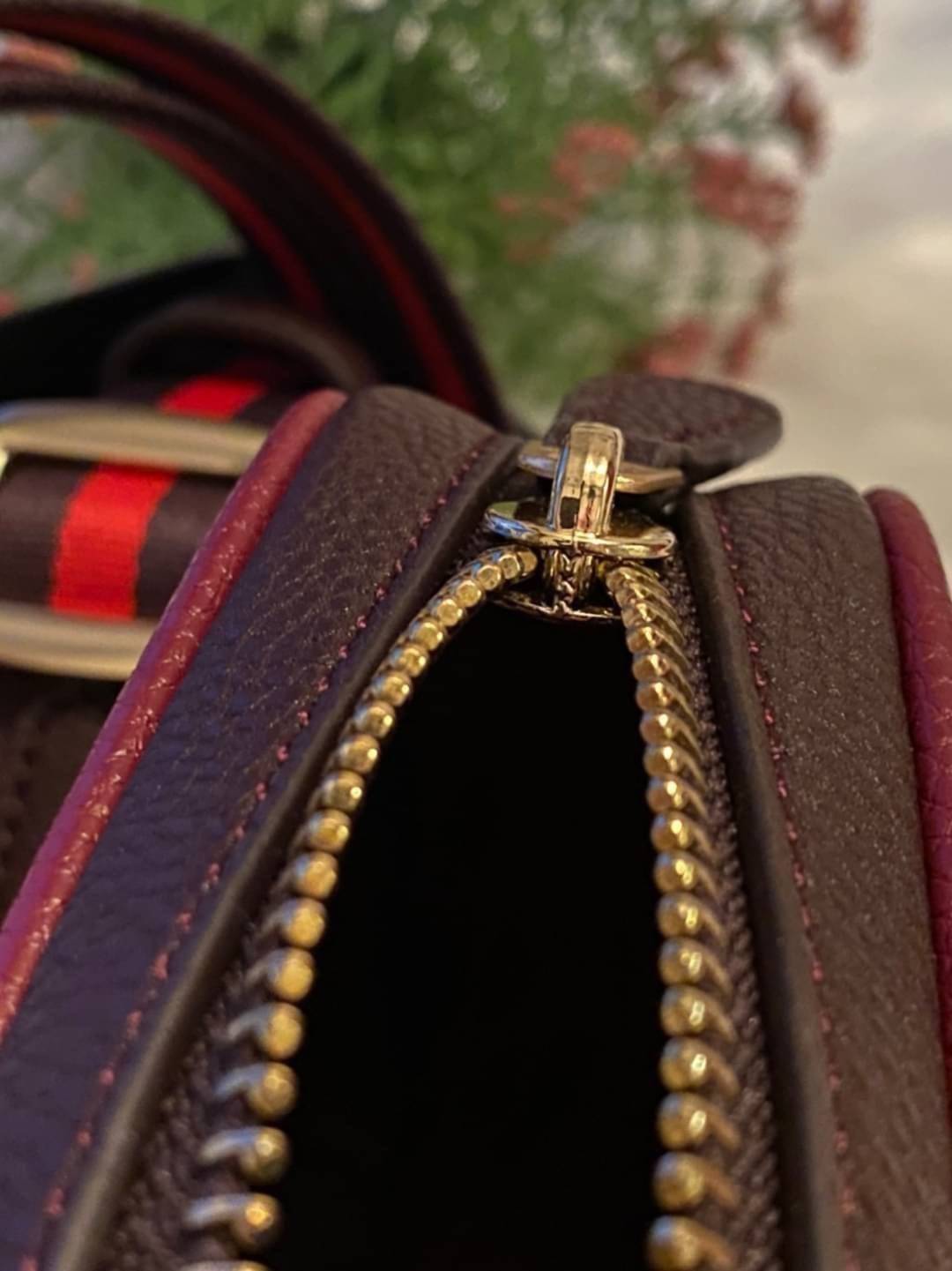 COACH JES CONVERTIBLE BELT BAG IN COLORBLOCK 2IN1 !! กระเป๋าคาดอก/สะพายข้าง ใช้ได้ถึง 2 แบบ!! คุ้มค่ามากที่สุด!! วัสดุหนัง pepble ดีไซน์เรียบ แต่หรู ภายในเป็นช่องโล่ง ใบนี้สาวๆที่ไม่ชอบพกของเยอะ เหมาะมากๆน้า 🙇♀️ ของดีราคาจับต้องได้ ไอเท็มนี