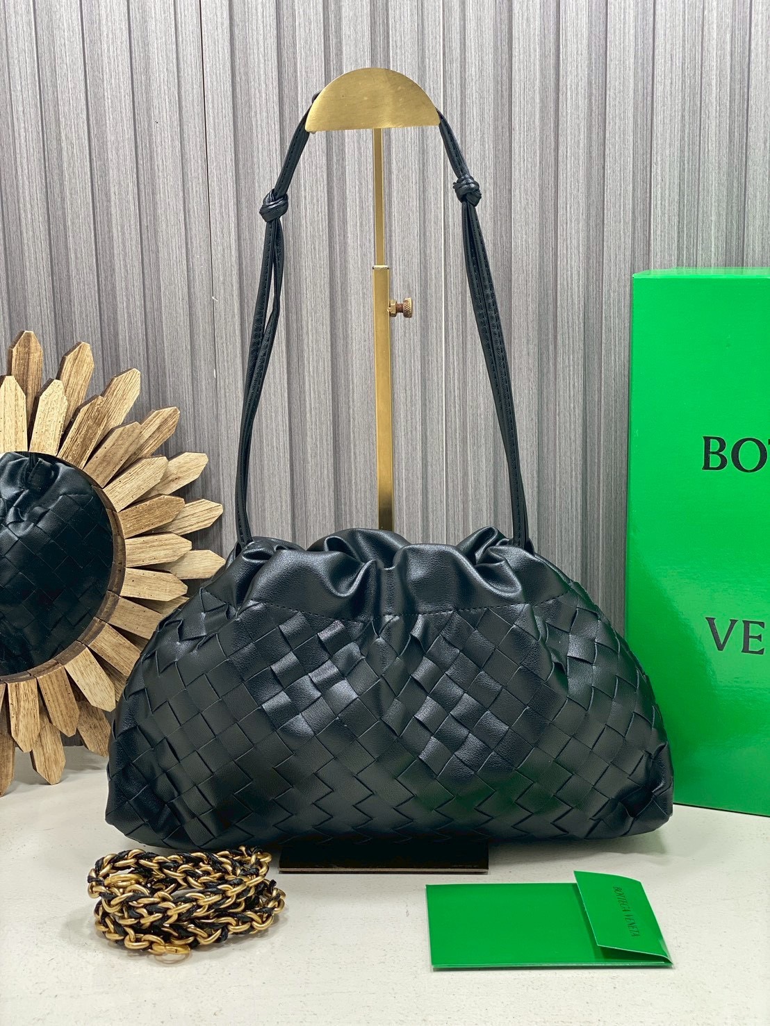 ORI หนังแท้ | Bottega Veneta Dustbag Notte Bag / Bottega Hobo Bag กระเป๋าสะพายดีไซน์สานเป็นเอกลักษณ์ เรียบง่ายไฮคลาส เชือกผูก พร้อมสายสะพายโซ่