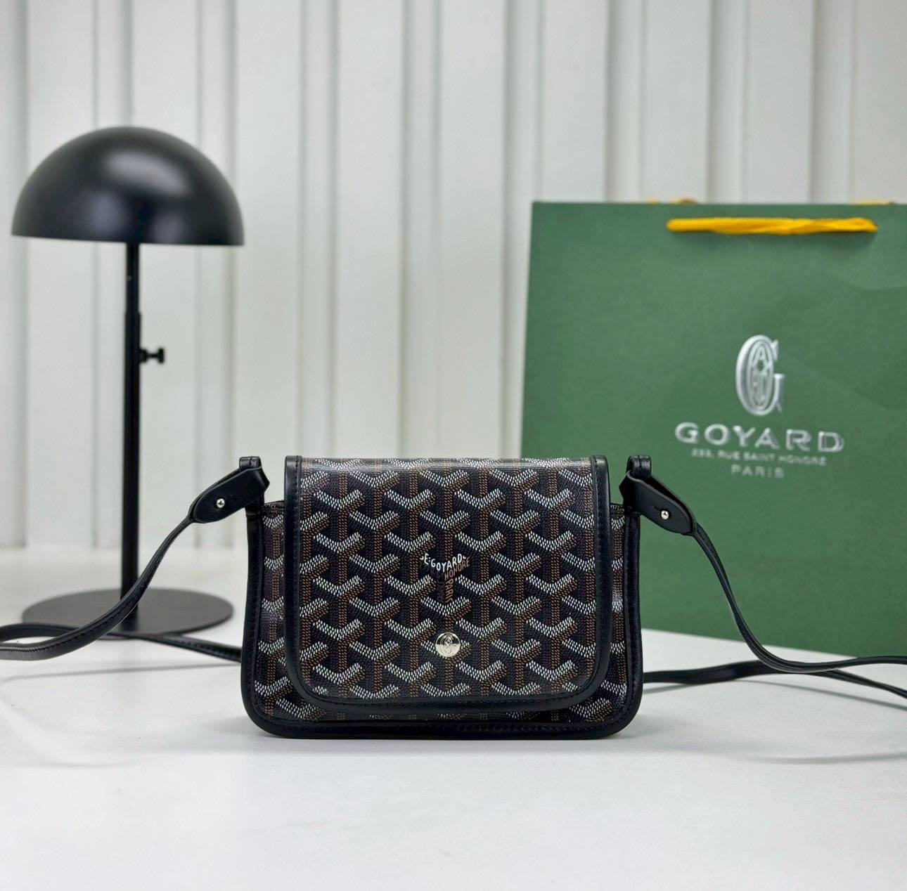 10 สี ORI หนังแท้ | GOYARD Plumet pouch-wallet กระเป๋าสะพายใบเล็กกะทัดรัด ดีไซน์กระเป๋าสตางค์ Plumet ดีไซน์มาพร้อมช่องใส่เหรียญ ธนบัตร และบัตรต่างๆ สามารถสะพายไหล่เป็นกระเป๋าสะพายข้างได้เหมือนกระเป๋าใบเล็ก