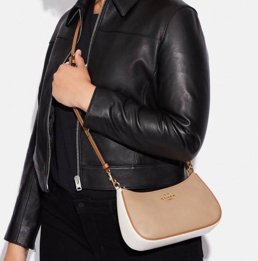 พร้อมส่งครบสี สวยทุกสีเลยค่า😘 ((CA173//CA209//CA548)) COACH TERI SHOULDER BAG 🔹กระเป๋าทรงพอช ในรูปแบบหนังแท้ หนังนิ่มสวยมากค่ะ