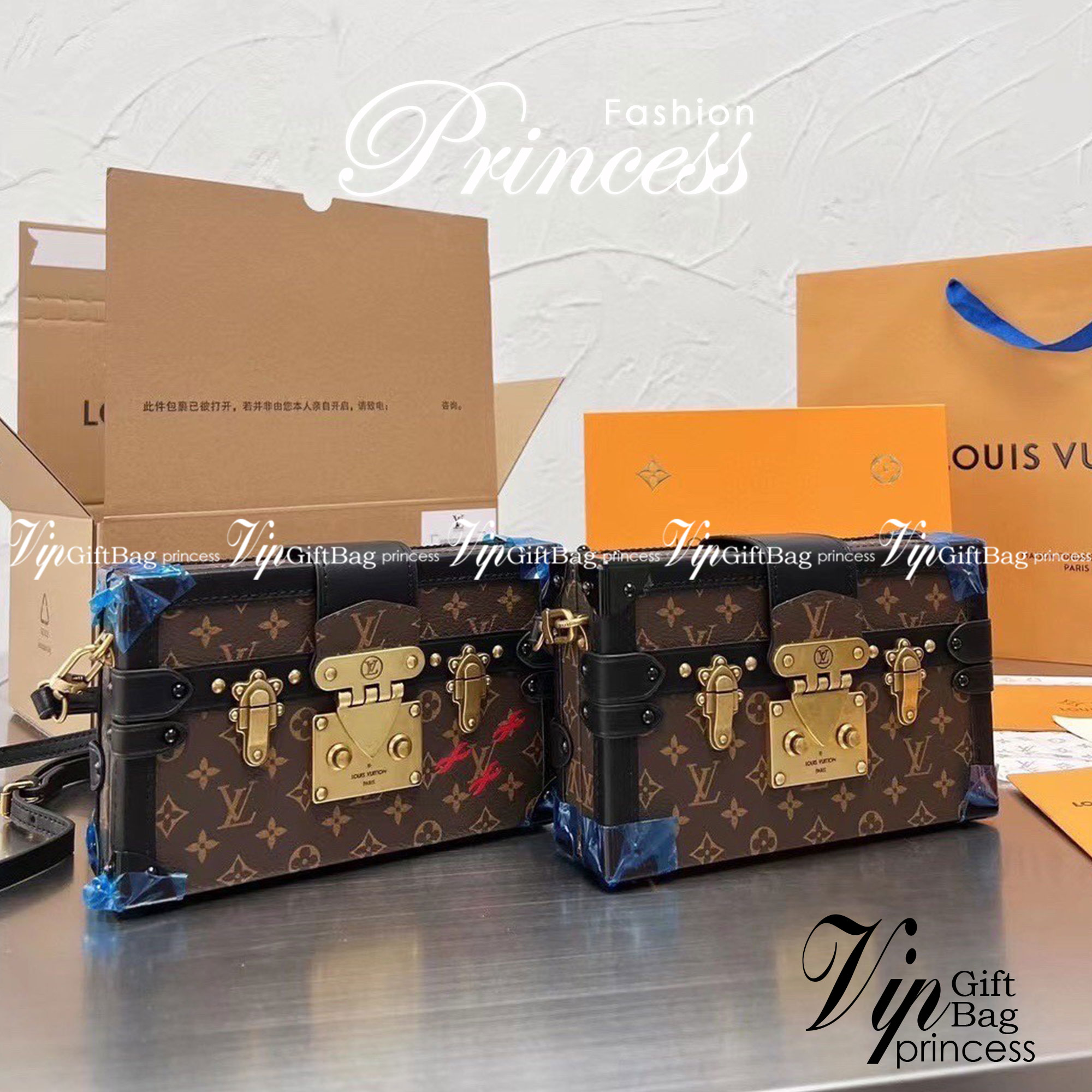 Louis vuitton trunk monogram / LV TRUNK CLUTCH 8" vip mirror ภาพถ่ายจากงานขายจริง กระเป๋าสะพายลายโมโนแกรมทรงกล่อง เปิดได้รอบ งานสวยเป๊ะมากค่ะ สวยรุ่นนี้ดาราใช้กันเยอะผู้หญิงสะพายได้ ผู้ชายสะพายดี ใครรออยู่รอบนี้ห้ามพลาดน้า