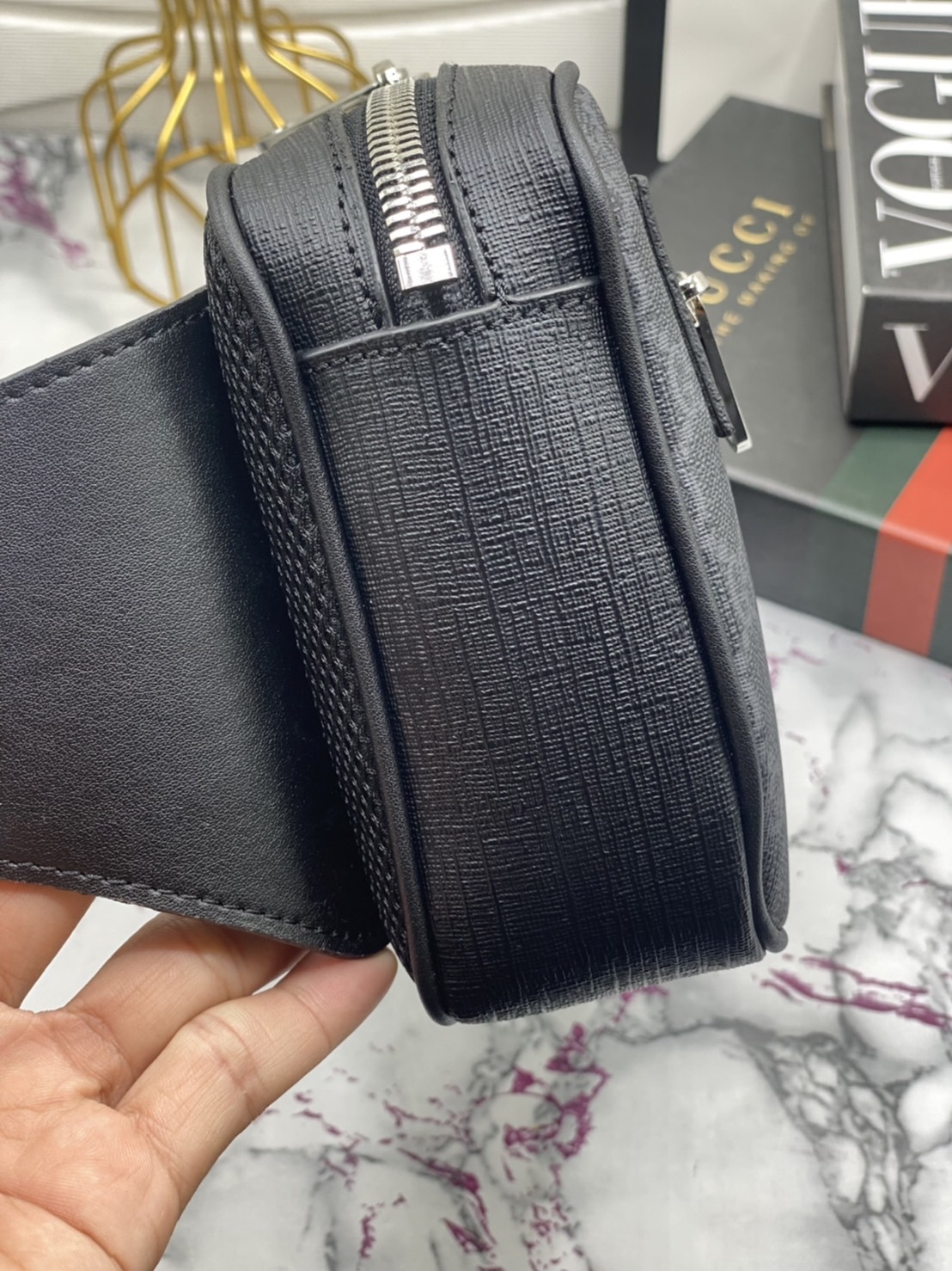 หนังแท้ GUCCI Soft GG Supreme Belt Bag / GG Belt Bag / Soft GG Supreme Belt Bag ไอเท็มที่หนุ่มๆเรียกร้อง กระเป๋าคาดอก/คาดเอว สายสะพายปรับได้ สายสปอร์ต สายแคมป์ปิ้ง หรือจะสายไหน ใบนี้ตอบโจทย์ทุกลุค ง่ายๆเท่ๆ สุดคุ้ม!! ภาพสินค้าถ่ายจากงานขายจริง ใช้งานต่างป