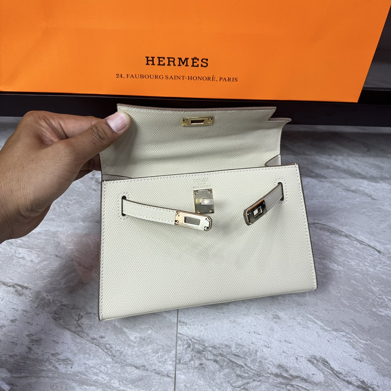 ORI หนังแท้ | Hermes Mini Kelly Pochette 20cm จิ๋วแต่แจ๋ว ราคาพุ่งยิ่งกว่าทอง พร้อมสายสปอร์ต กระเป๋าสะพายที่สุดแห่งหรูหราลัคชู นิยามของความสง่างามเหนือกาลเวลา