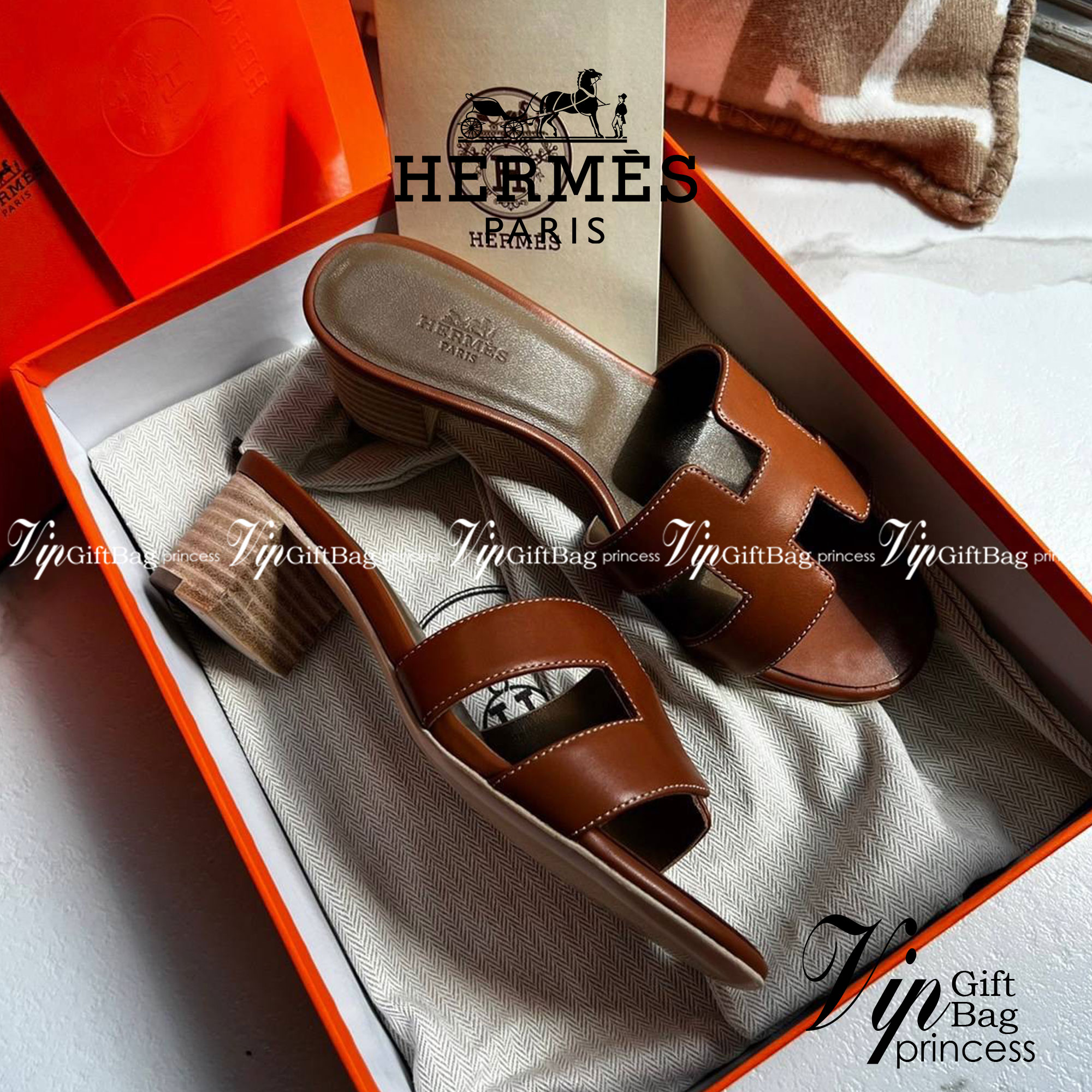 หนังแท้ Hermes sandal leather รองเท้างานสั่งตัตใช้สลับแท้ เกรดออริจินอล ตรงพื้นรองเท้าทำจากไม้รองด้วยหนังแท้ 100% งานตัดเย็บปราณีตละเอียดมากค่ะ มีอุปกรณ์ครบ หนังนิ่มใส่สบาย ใช้ทนนาน เกรดนี้คุ้มมาก ไม่ผิดหวังค่ะ ภาพสินค้าถ่ายจากงานขายจริง ใช้งานต่างประเทศไ