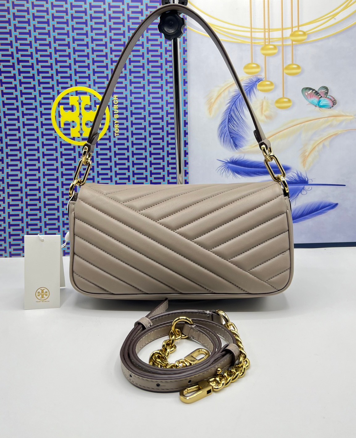 Tory Burch Kira Chevron Flap Small Shoulder Bag กระเป๋าสะพายดีไซน์รูปทรงคลาสสิค ดูผู้ดีหรูหรา เกรดออริ สลับแท้ 1:1 ใช้งานต่างประเทศได้
