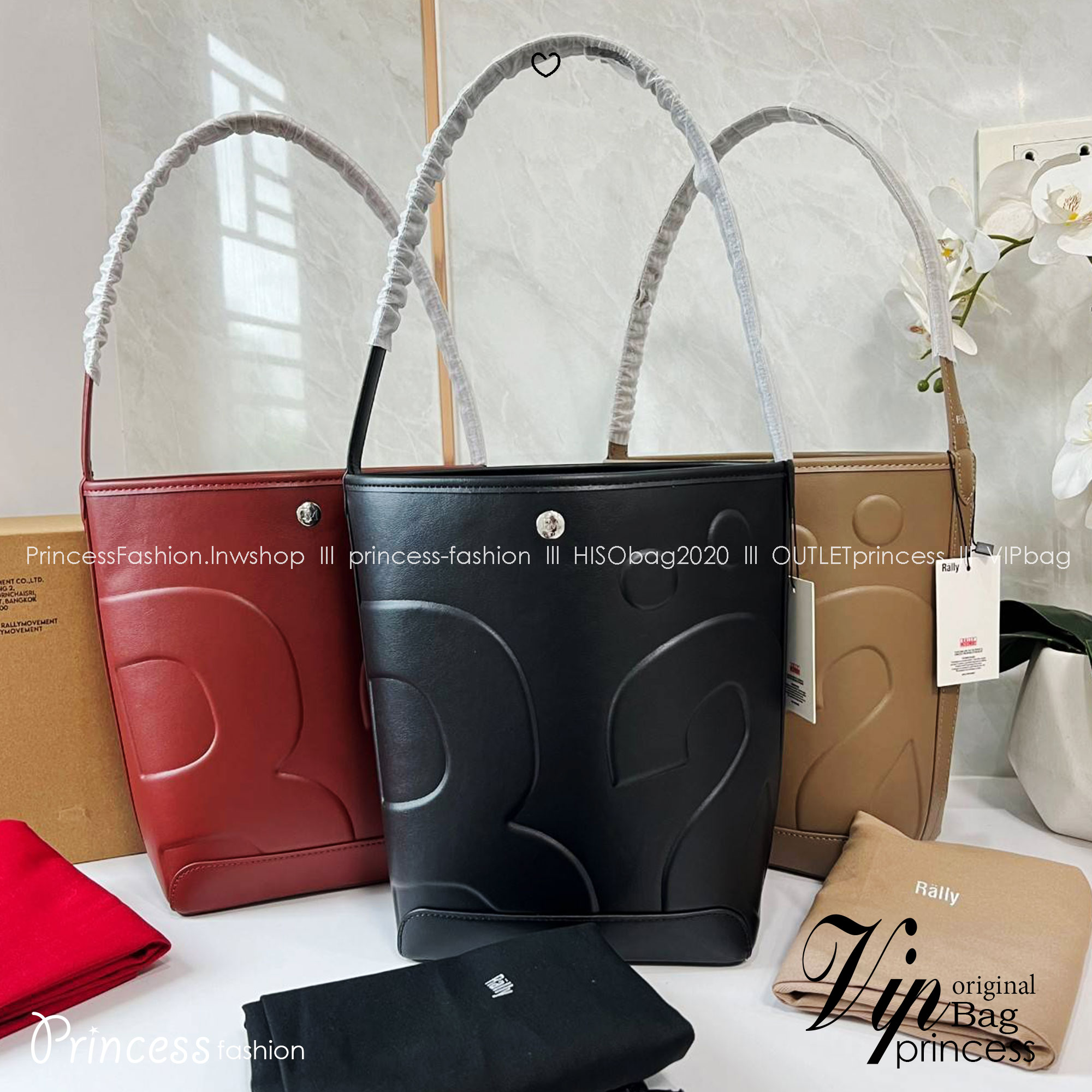 Rally The Bag Whisper กระเป๋าทรงบัคเก็ตงานหนังรุ่นใหม่ ฮอทติดลมบน มาแรงสะพายกันทั่วบ้านทั่วเมือง สายแบกสายขนห้ามพลาดจุของได้เยอะ รุ่นหนังผิวสัมผัสนิ่มมือ ทนทานและจุสิ่งของได้ครบครัน