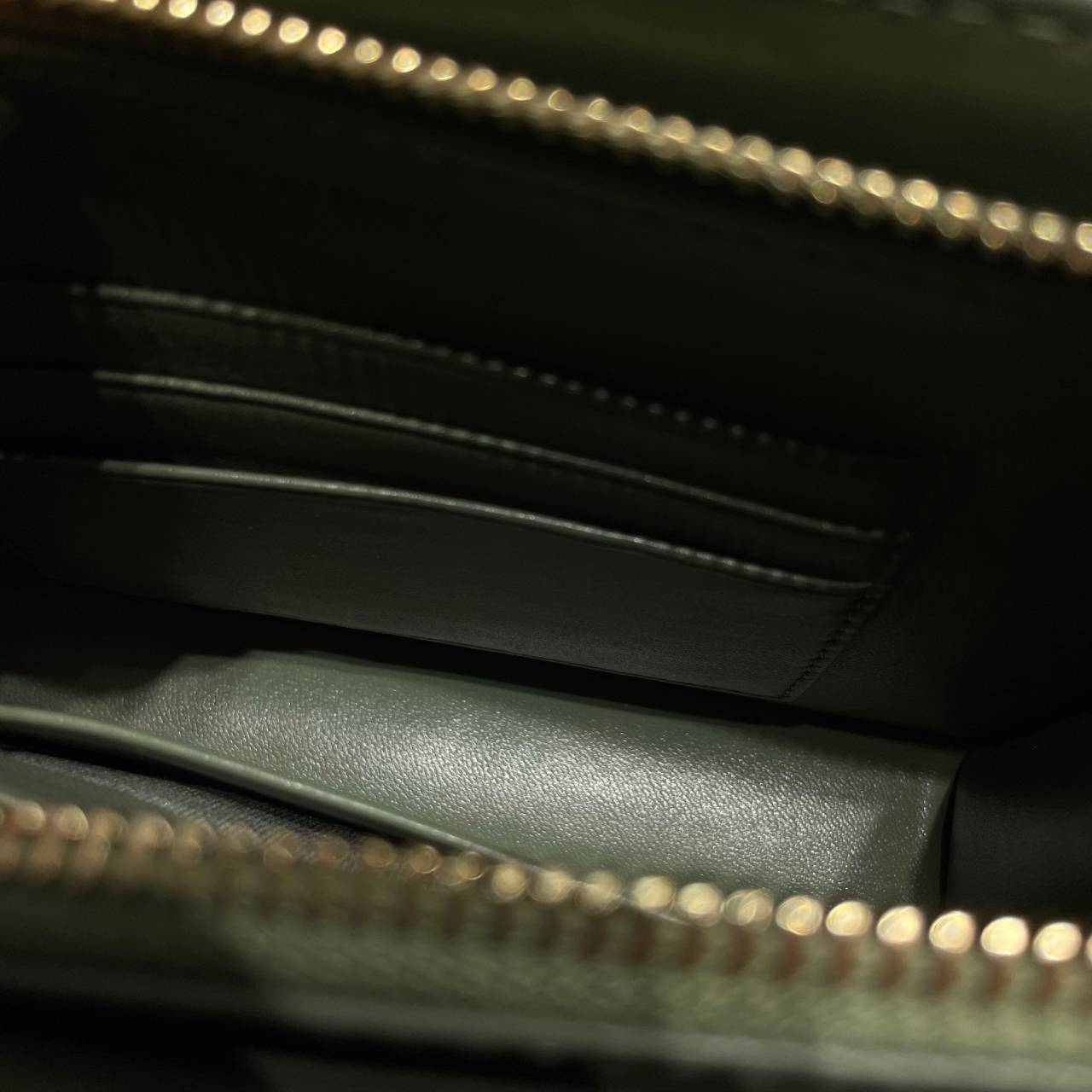 Caro Every Dior Pouch / Dior Clutch Bag Cloud Supple Cannage Leather กระเป๋าทรงคลัชพอช หนังแท้ ทรงเสนห์ผสมผสานดีไซน์ทันสมัยและใช้งานง่ายได้จริงหลายโอกาส เกรดท็อปออริ เทียบแท้ 1:1 ใช้งานต่างประเทศ