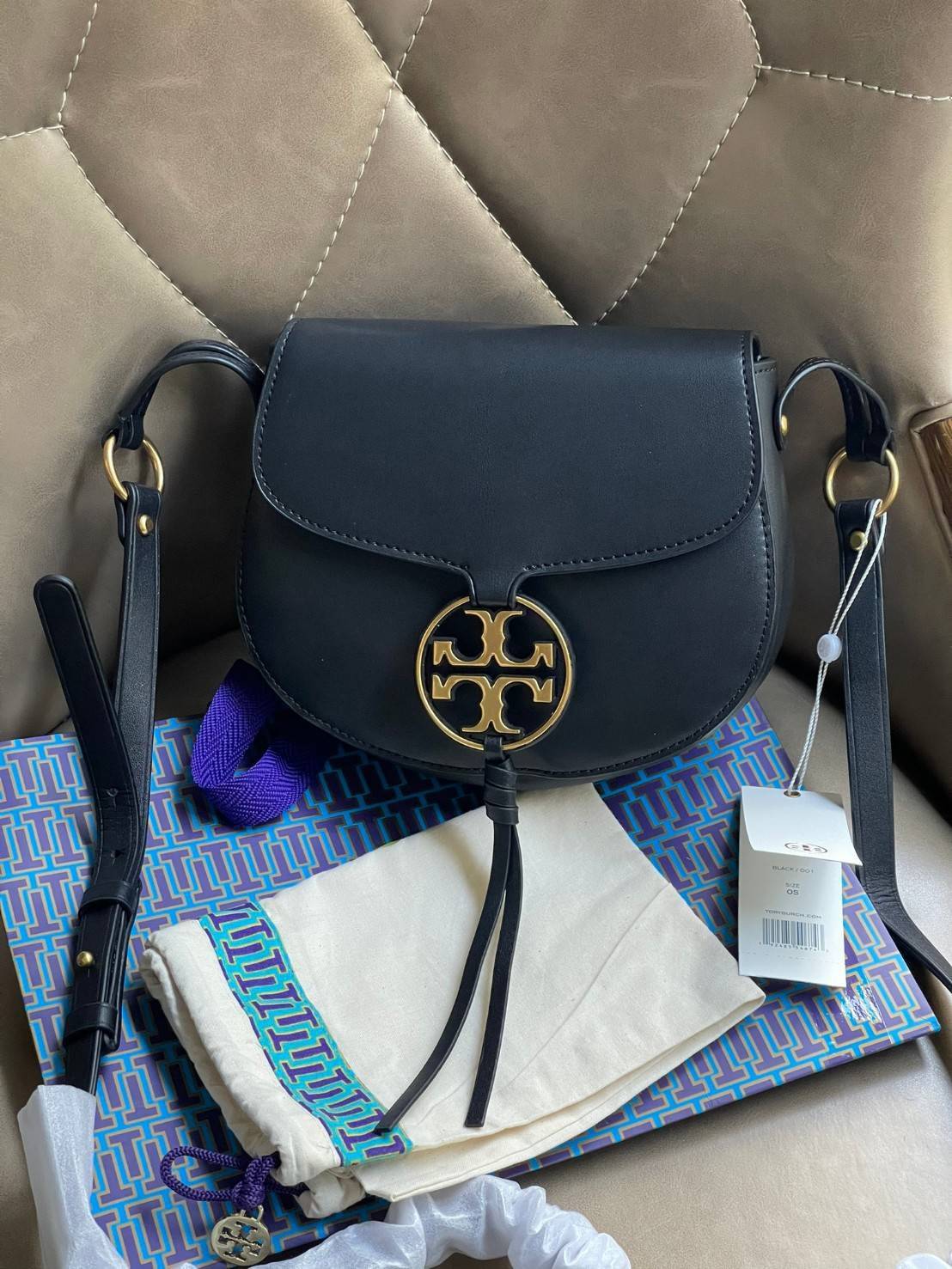 Tory Burch Miller Metal Saddle Bag กระเป๋าที่ใช้เป็น Everyday Bag ก็คือสามารถใช้งานได้บ่อยครั้งและสามารถสะพายไปทำกิจกรรมต่าง ๆ