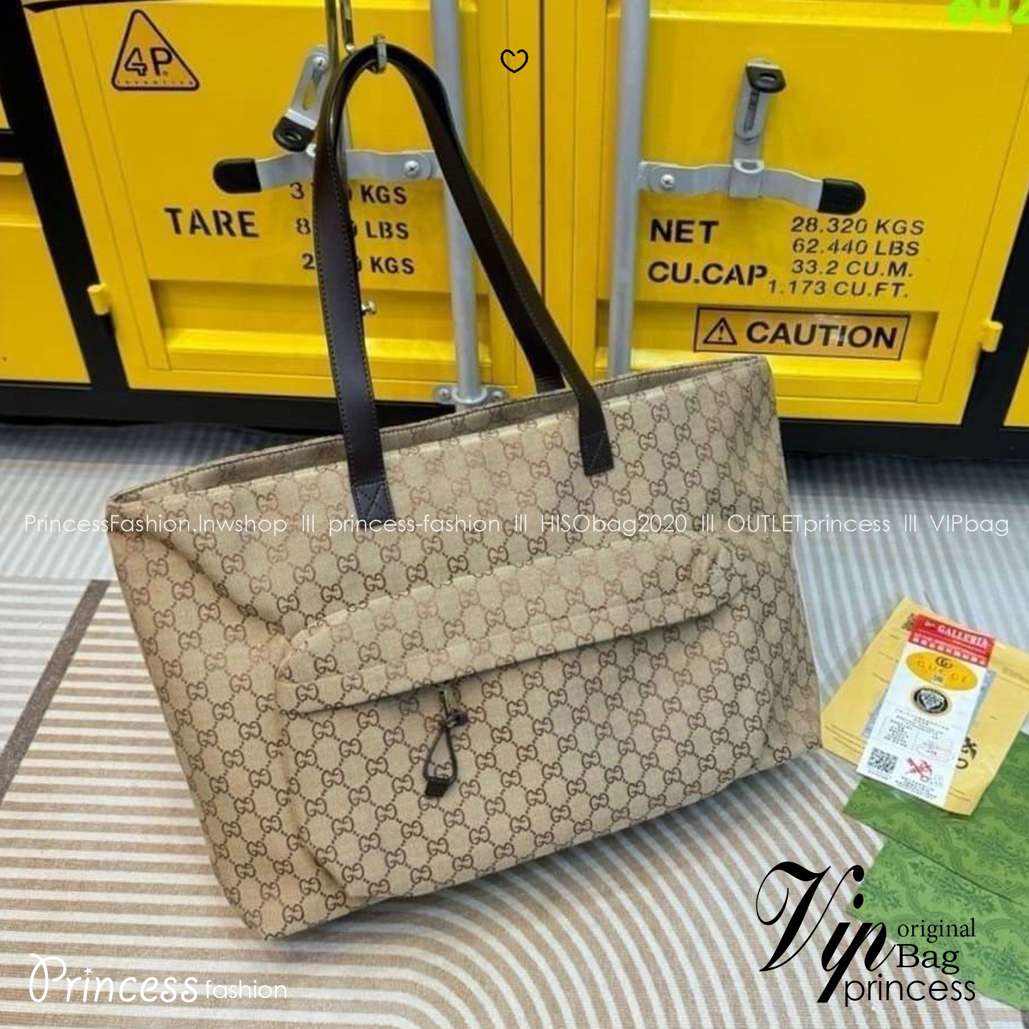 GUCCI Large GG tote bag กระเป๋าสะพายทรงโท้ทใบใหญ่จุใจ ไอเท็มซิกเนเจอร์ชคอลใหม่ ต้อนรับ Fall Winter ใช้ได้ทั้งชายหญิง ด้วยกลิ่นอายสไตล์สปอร์ต