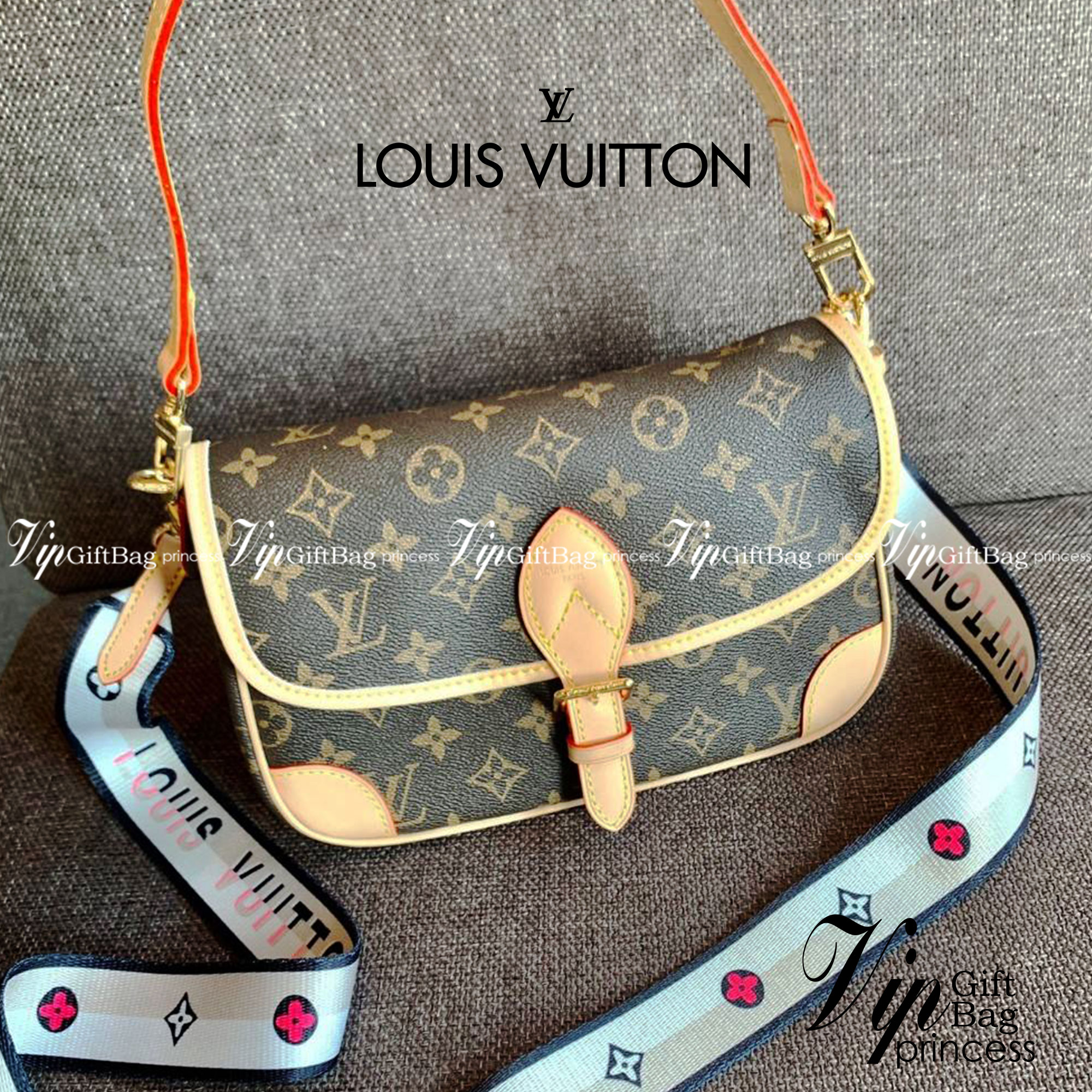 LOUIS VUITTON DIANE MONOGRAM พร้อมส่ง สุดคุ้ม! กับกระเป๋าLV พรีเมี่ยมกิฟ ตปท. หนังแท้ นิ่ม ทรงสวยมากๆค่ะ ((พื้นผิวหนังเป็นการขัดตามธรรมชาติจะมีรอยดำๆตรงขอบหนังนะคะ)) รุ่นนี้มาในลุคสวย หรู ดูชิล เพราะไม่ว่าลุคไหนๆก็เอาจริงๆจ้า! เปิดปิดกระเป๋าแบบกระดุมแม่เห