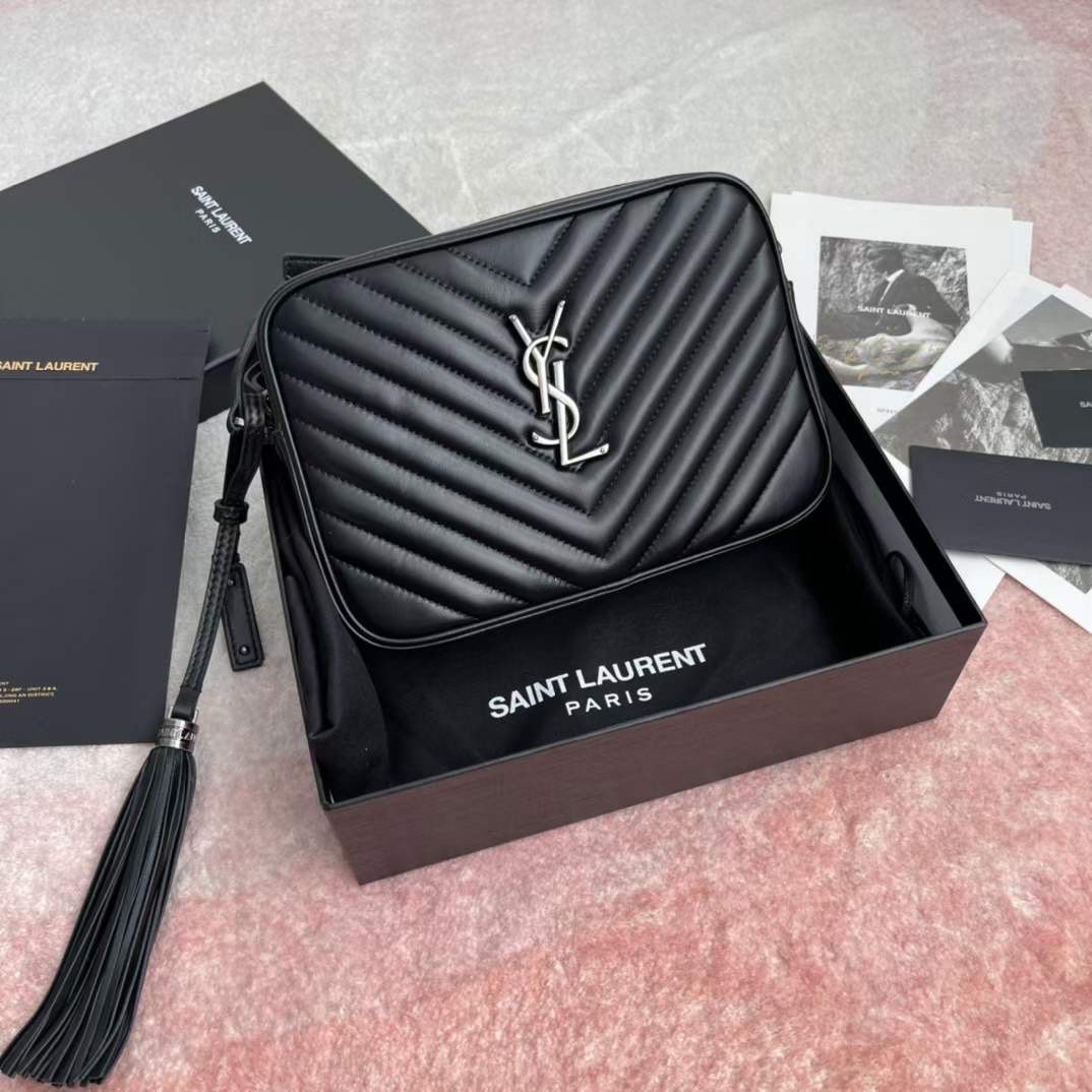 YSL LOU CAMERA BAG IN QUILTED LEATHER 23 cm กระเป๋าสะพาย เกรดหนังสวยเต็มใบ เกรดออริ 1:1 ใช้งานต่างประเทศได้
