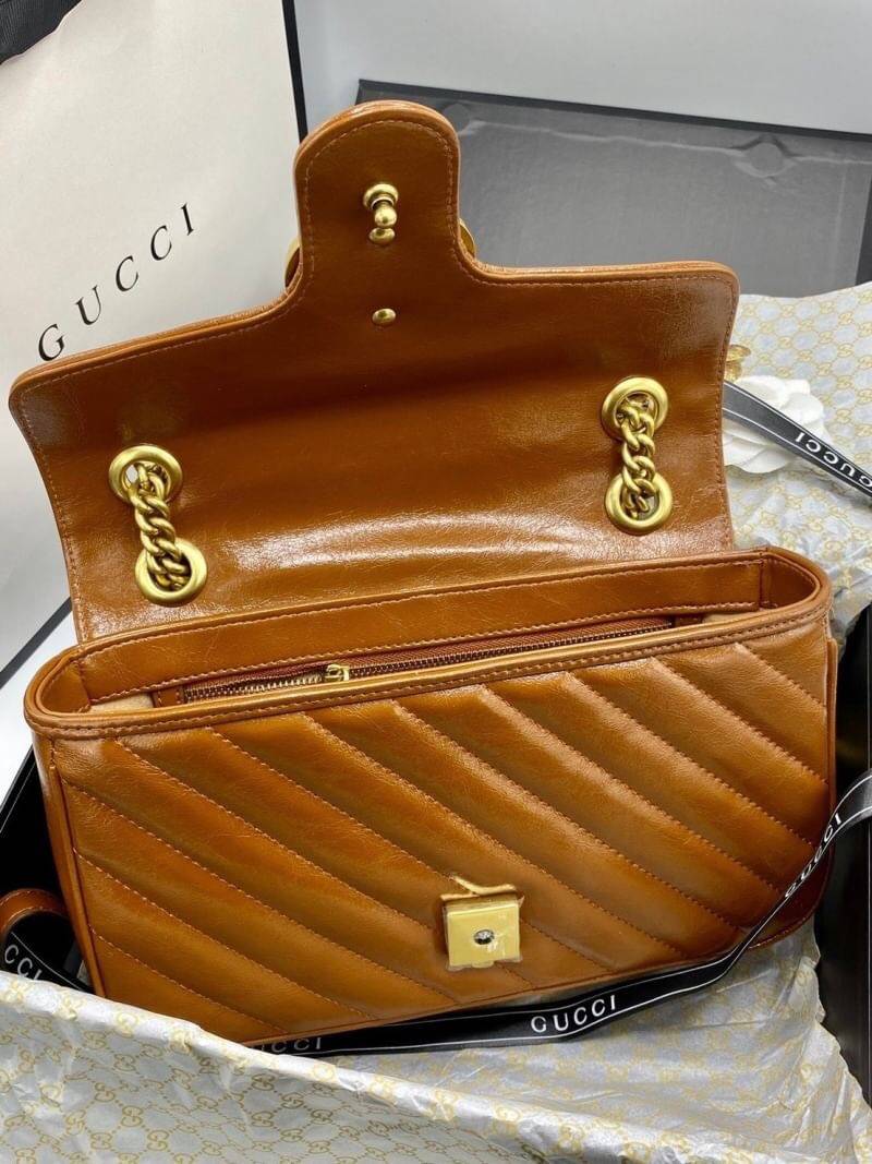VIP 】หนังแท้ GUCCI GG Marmont brown leather shoulder bag ราคานี้หนังแท้คือคุ้มมากเลยค่าสาวๆ มี 2 ขนาด ปังไม่ไหว สีสวยมากกกก ต้องจัดแล้วน้าา ยกระดับความหรูให้กับตัวเองกันหน่อย ด้วยกระเป๋ารุ่นนี้!! ครอสบอดี้ที่ดีไซน์หรู อัพเลเวล ในราคาที่จับต้องได้ พร้อมเสิ