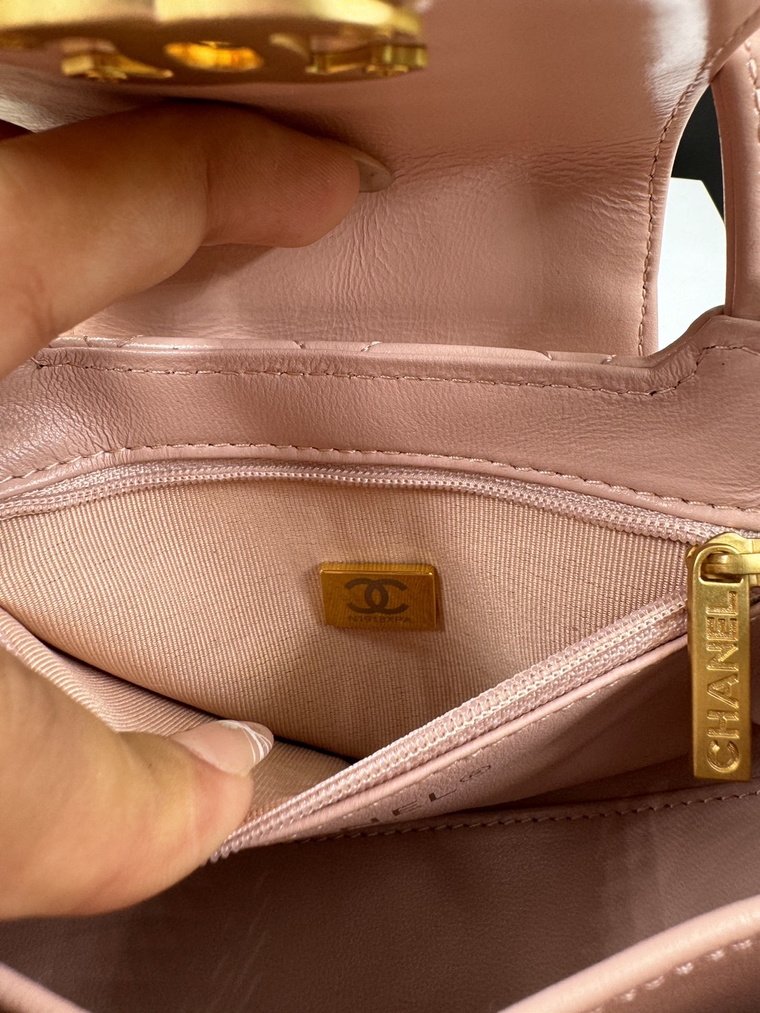 Chanel mini kelly flap bag เกรดออริ สลับแท้ 1:1 ใช้งานต่างประเทศได้