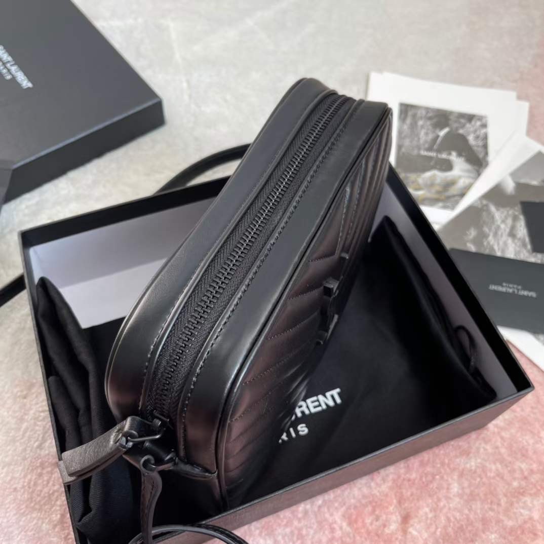 YSL LOU CAMERA BAG IN QUILTED LEATHER 23 cm กระเป๋าสะพาย เกรดหนังสวยเต็มใบ เกรดออริ 1:1 ใช้งานต่างประเทศได้