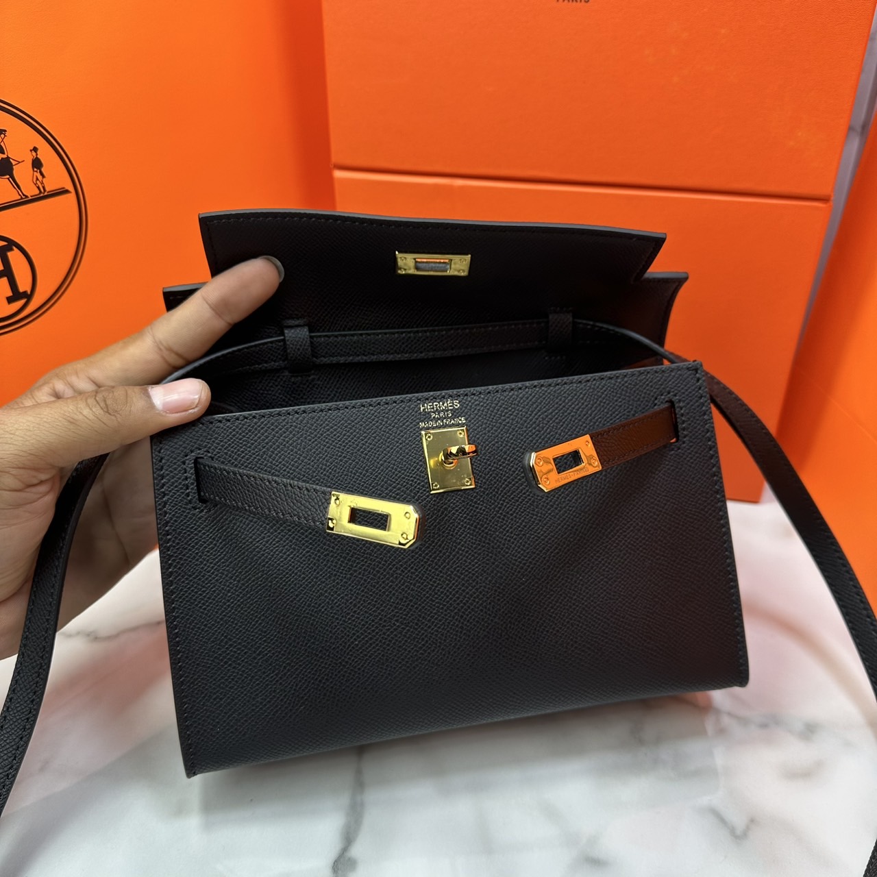 ORI หนังแท้ | Hermes Mini Kelly Pochette 20cm จิ๋วแต่แจ๋ว ราคาพุ่งยิ่งกว่าทอง กระเป๋าสะพายที่สุดแห่งหรูหราลัคชู นิยามของความสง่างามเหนือกาลเวลา