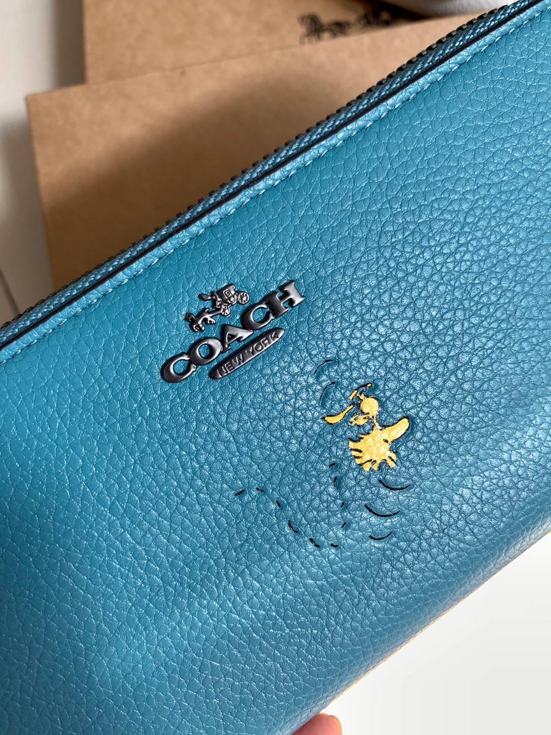 ของแท้ 💯% COACH ZIP WALLET SNOOPY LIMITED ((16122B)) พร้อมส่ง!! กระเป๋าเงินใบยาวซิปรอบ หนังแท้ลายหนังสวย