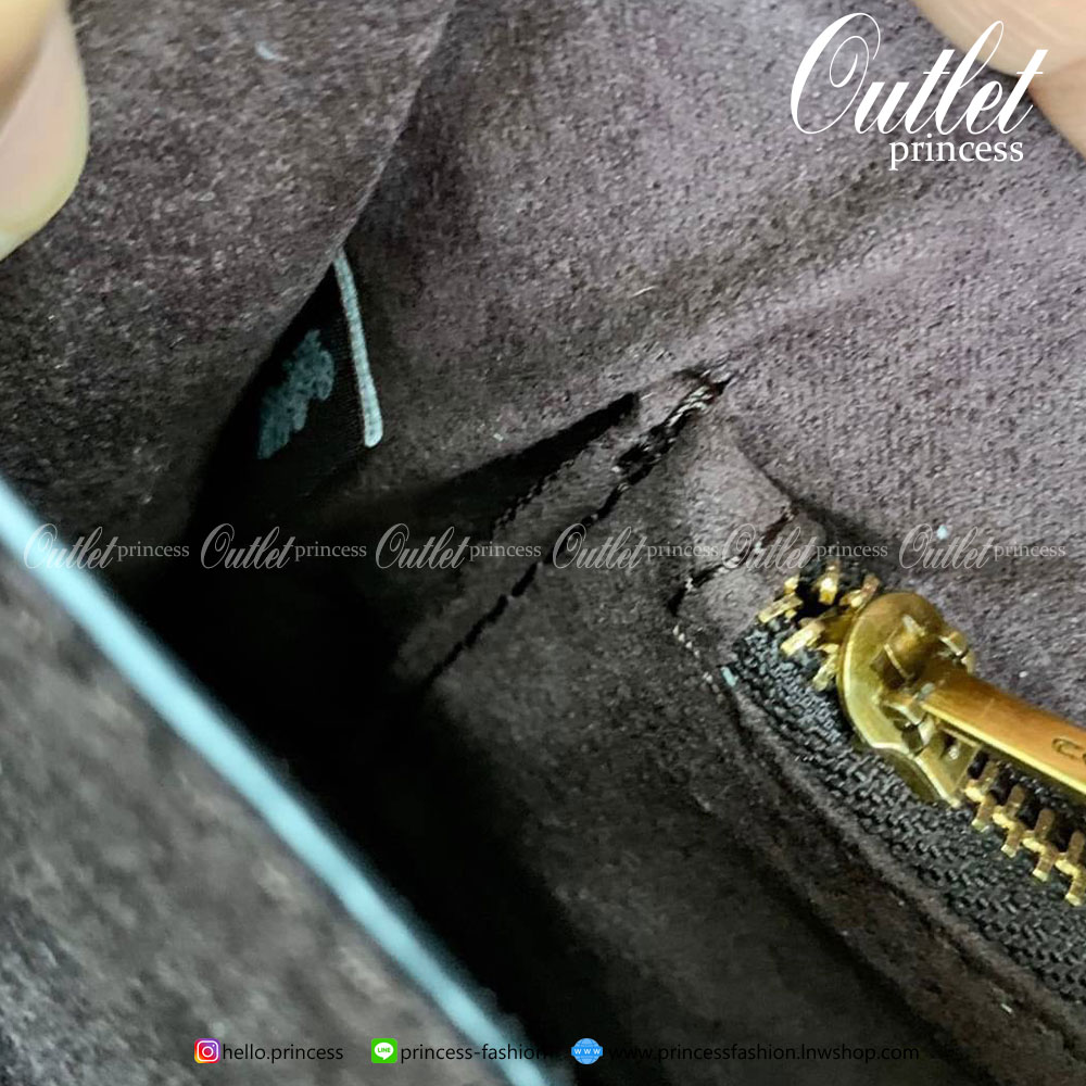 COACH TABBY TOP HANDLE 20 LEATHER BAG 💋กลับมาอีกครั้งตามคำเรียกร้องค่ะ!! กระเป๋าถือ//สะพายข้างได้ วัสดุหนังแท้อย่างดี หนึ่งใบทำหนัง2แบบได้อย่างลงตัว สวยงาม มีอะไหล่ตัวC ใหญ่ด้านหน้าโดดเด่นหรูมากๆค่ะ