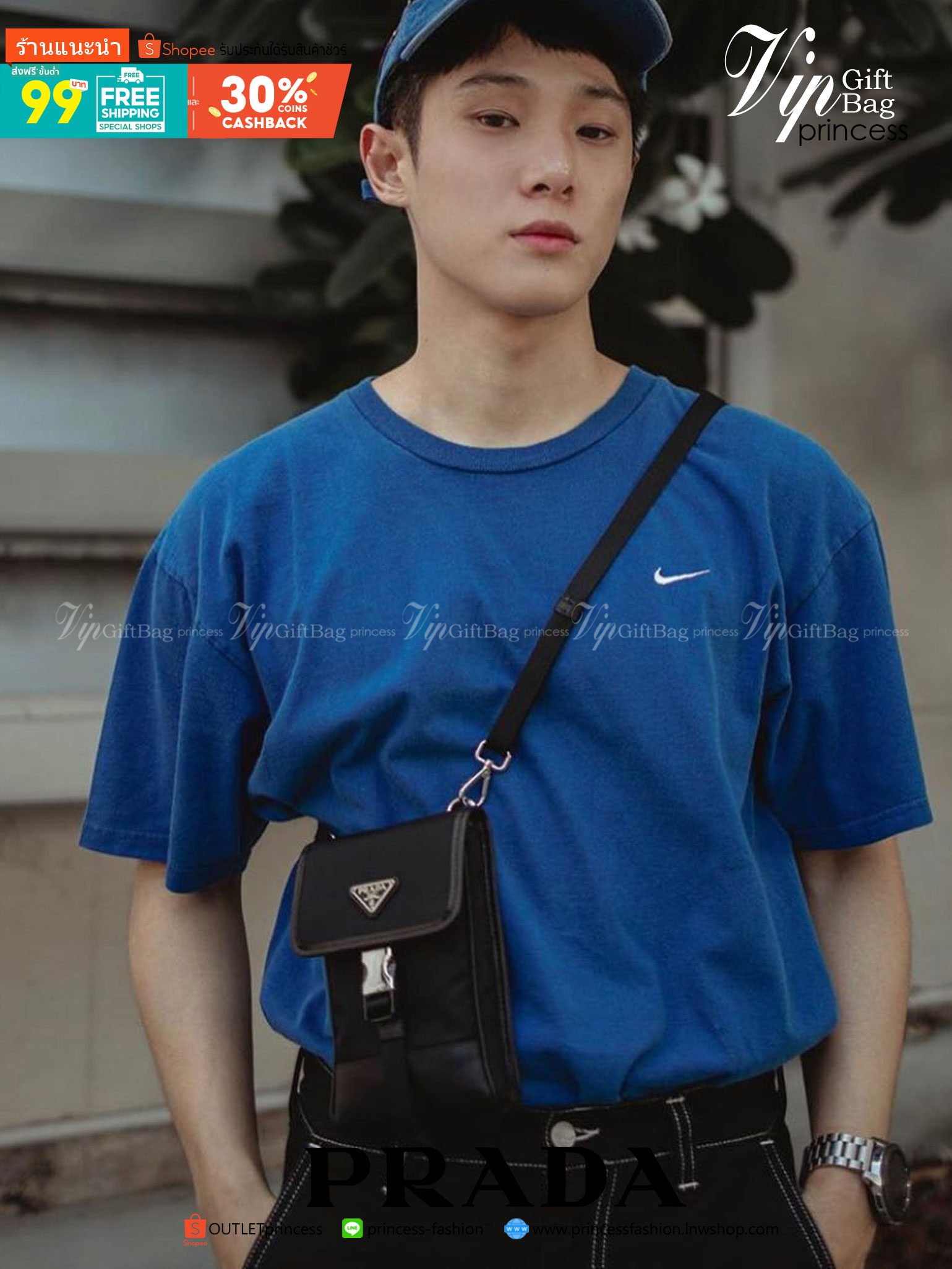 Prada crossbody nylon bag Premium gift วัสดุผ้าไนล่อนกันน้ำ เป็นกระเป๋าคาดอก คาดเอว ขนาดกะทัดรัด ใส่ i-phone+ ได้ เปิดปิดด้วยตัวล๊อคแบบบีบ ด้านในโล่ง มีช่องเล็ก 1 ช่อง ใบนี้เทห์จริงๆ ใช้ได้ทั้งชาย-หญิง ของมันต้องมี ใบนี้ห้ามพลาดเลยค่า