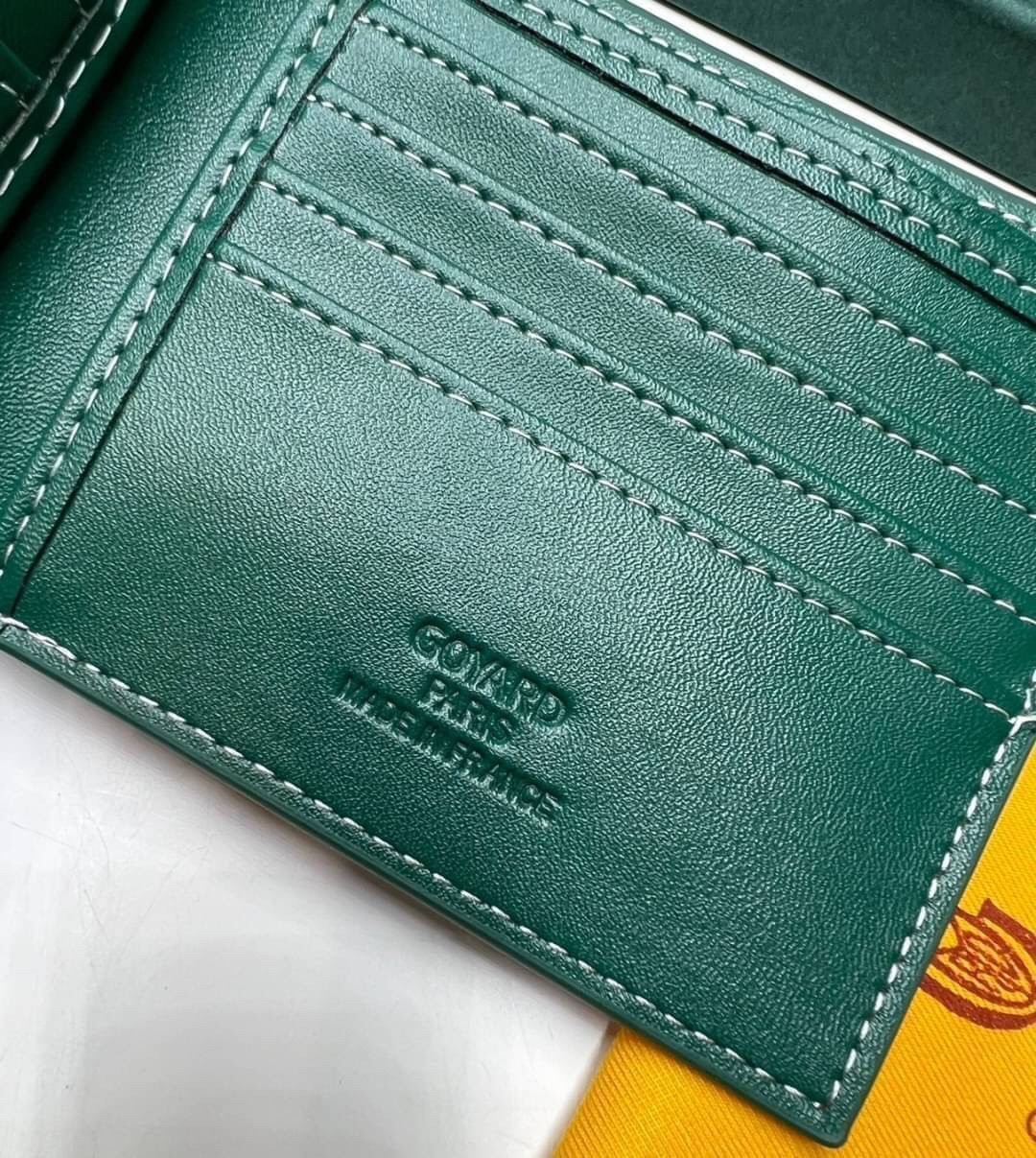GOYARD WALLET / GOYARD Victoire Bifold Wallet พร้อมส่งที่ไทย เกรดเทพออริจินอล หนังเกรดดีสุด กระเป๋าสตางค์ผู้ชายใบสั้น พร้อมกล่องเขียวแบรนด์สวยหรู อีกรุ่นที่ยอดขายไม่เคยตก ภาพสินค้าถ่ายจากงานขายจริง ใช้งานต่างประเทศได้เลยค่ะ