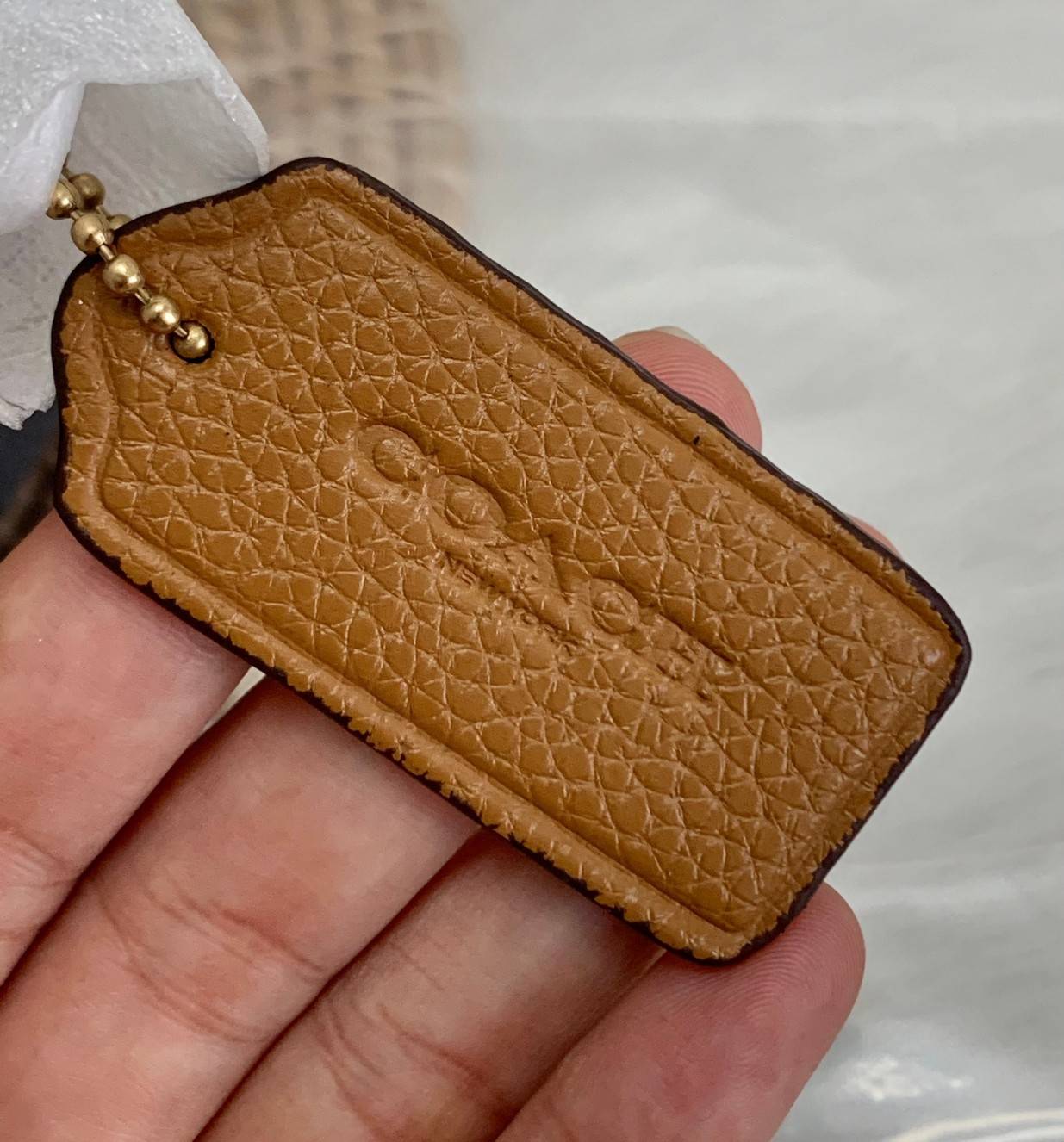 COACH JES CROSSBODY IN COLORBLOCK((72704)) พร้อมส่งอีกครั้ง ห้ามพลาดก่อนหมดค่ะ! กระเป๋าสะพายข้าง//หรือครอสบอดี้ร์ หนังแท้นิ่ม ลายหนังสวยงาม ด้านหน้ามีโลโก้แบรนด์แบบรถม้าเก๋ไก๋ค่ะ มี2ช่องซิปหลักให้ใส่ของ;สามารถใส่กระเป๋าเงินใบยาวได้;ของอื่นๆได้หลายอย่างเลย