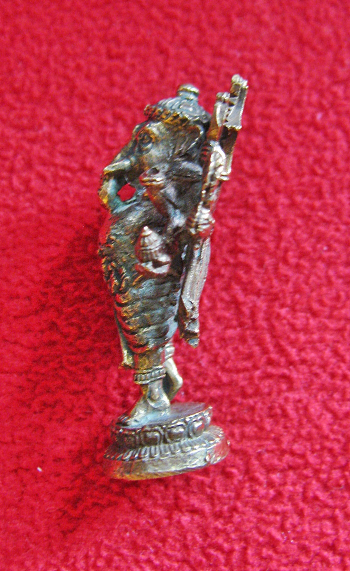 สินค้าหมดค่ะ องค์พระพิฆเณศปางมหาทุรคาคณปติ(ปางมหาอำนาจ เหมาะกับผู้บริหาร ผู้ทำงานปกครอง)เนื้อทองเหลือง(ตั้งบูชาหน้ารถ)พร้อมใบคาถาค่ะ