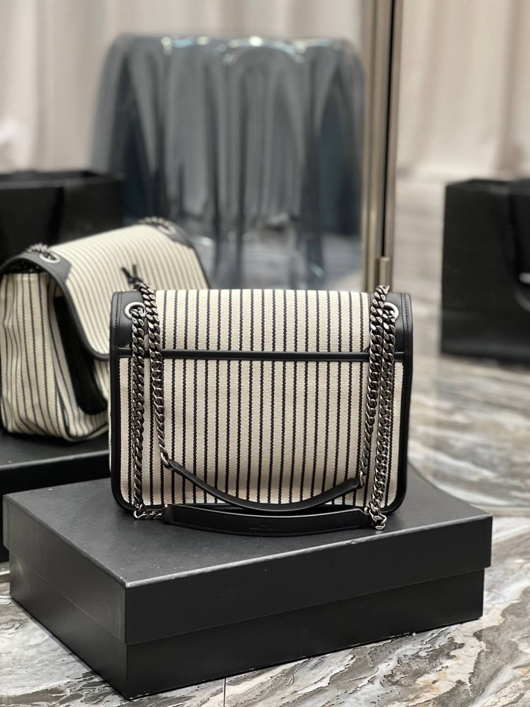 YSL Niki Medium Striped Canvas Shoulder Bag / YSL Niki Striped / YSL NIKI MEDIUM CHAIN BAG IN CANVAS เกรดเทพ ออริจินอล งานหนังแท้และผ้าแคนวาสอย่างดี ภาพถ่ายจากงานขายจริง ใช้งานต่างประเทศได้