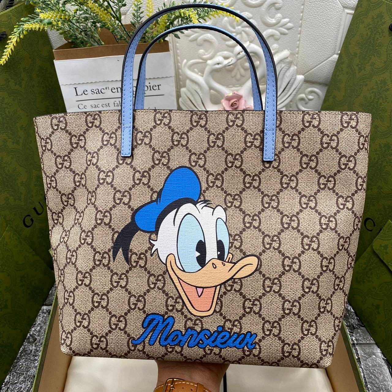 VIP 】Animal-Friendly Gucci Kid GG Supreme Tote Bag งานหนังแท้ทรงตั้งสวย ขนาดกะทัดรัด จุของได้เยอะ ใช้ได้ทั้งเด็กและผู้ใหญ่ น่ารักมากค่ะ **ขายดีตลอดกาล**