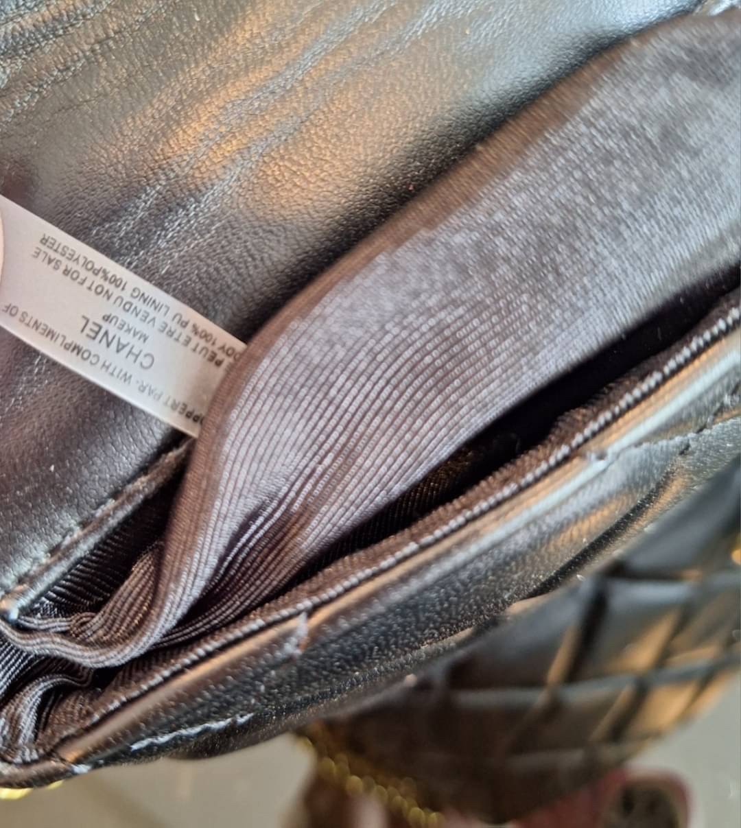 CHANEL flap bag with chain / CHANEL VIP CROSSBODY BAG กระเป๋าทรงสะพายข้าง หนังพียูพรีเมี่ยมหนังนิ่ม อะไหล่ทองวินเทจทั้งใบ