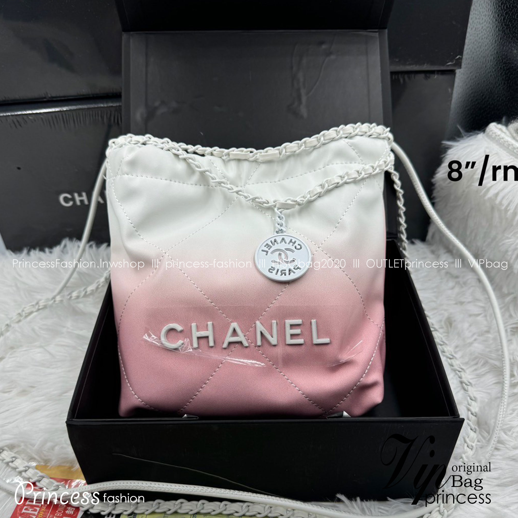CHANEL 22 Mini Handbag Patent Gradient & Lacquered Metal White / SS22 Logo CC shopping tote กระเป๋าทรงโท้ทไล่สี รุ่นใหม่ มีเสน่ห์ดูดี ดูแพงที่สุด เกรดไฮเอน 1:1