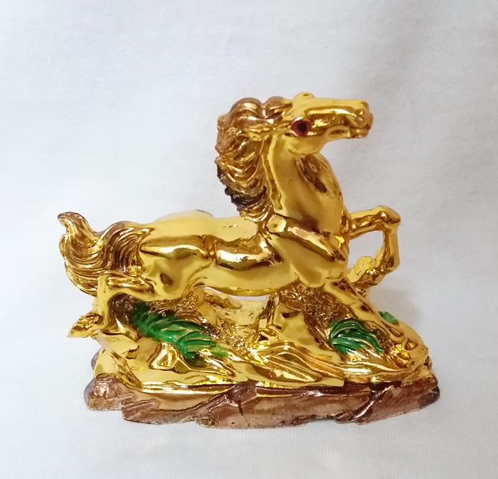 ม้าทองแบบเล็กเสริมดวงการค้า แก้ชงปีขาล ปี2562 ช่วยให้สมความปรารถนาค่ะ