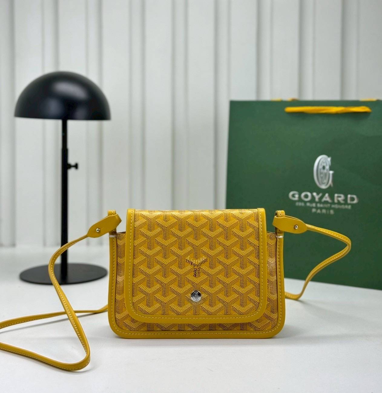 10 สี ORI หนังแท้ | GOYARD Plumet pouch-wallet กระเป๋าสะพายใบเล็กกะทัดรัด ดีไซน์กระเป๋าสตางค์ Plumet ดีไซน์มาพร้อมช่องใส่เหรียญ ธนบัตร และบัตรต่างๆ สามารถสะพายไหล่เป็นกระเป๋าสะพายข้างได้เหมือนกระเป๋าใบเล็ก