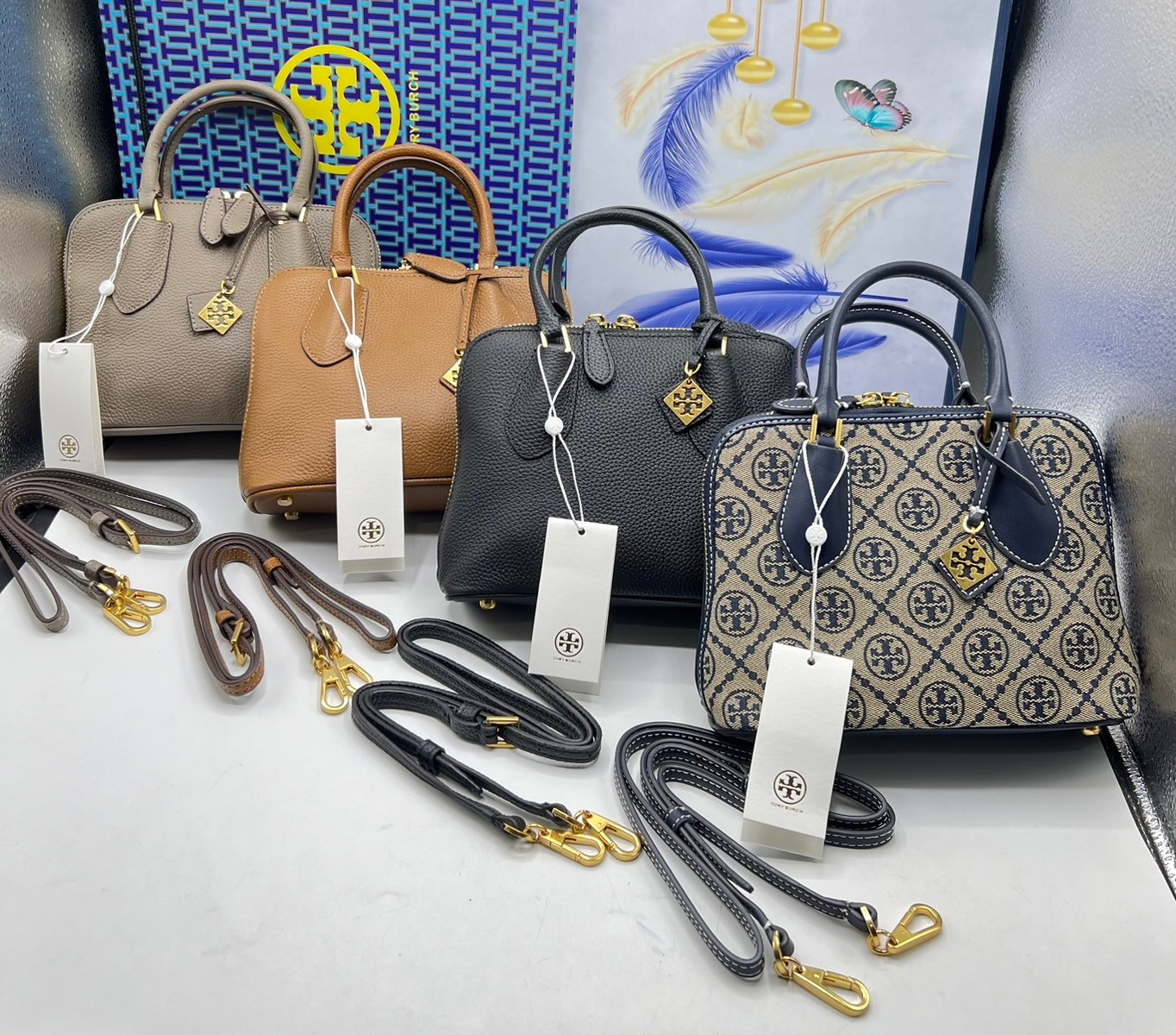 TORY BURCH MINI PEBBLED SWING BAG / Tory Mini Swing Bag in Pebbled Leather / T Monogram Jacquard Swing Bag กระเป๋าสะพาย คอลเลคชั่นใหม่ล่าสุดดีไซน์สุดคลาสสิก รูปทรงโดม