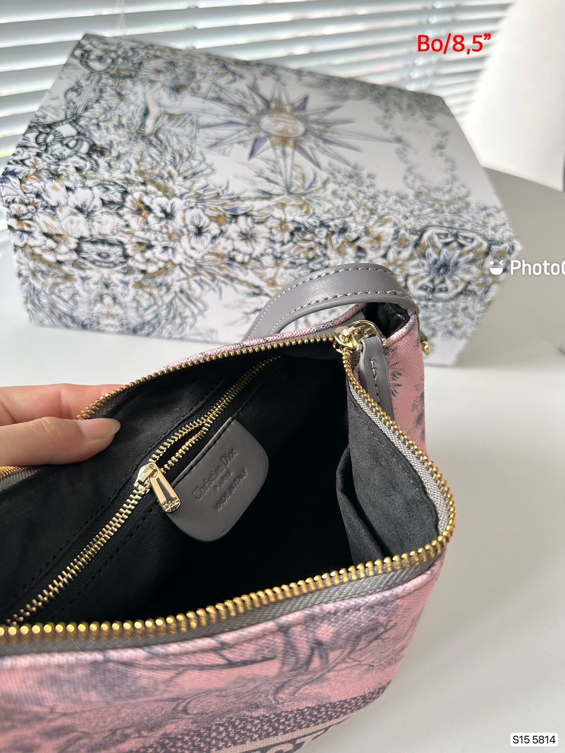 DIORTRAVEL NOMAD POUCH / DIOR POUCH BAG พร้อมส่ง กระเป๋าคลัทช์ทรงพอช สีใหม่ชมพูโทนหวาน ลวดลายคงความหรู ไซส์พกพาที่สามารถใช้ได้ทุกที่ทุกโอกาส
