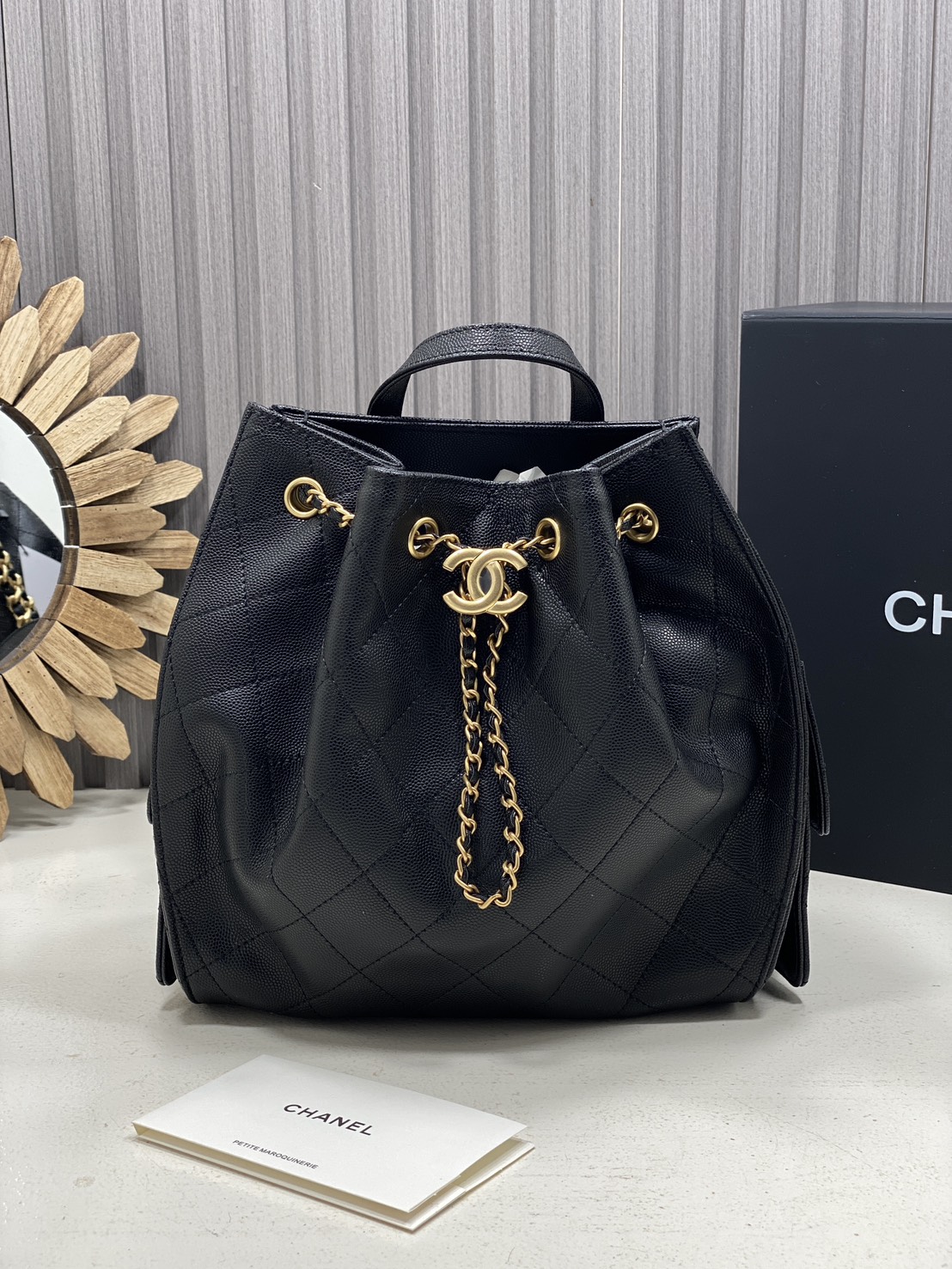 ORI หนังแท้ | CHANEL 25 Medium Backpack กระเป๋าสะพายหลัง ดีไซน์ใหม่ล่าสุด สวยเรียบหรูดูแพง Pre-collection Fall/Winter 2025/26 🤍 เกรดออริจินอล