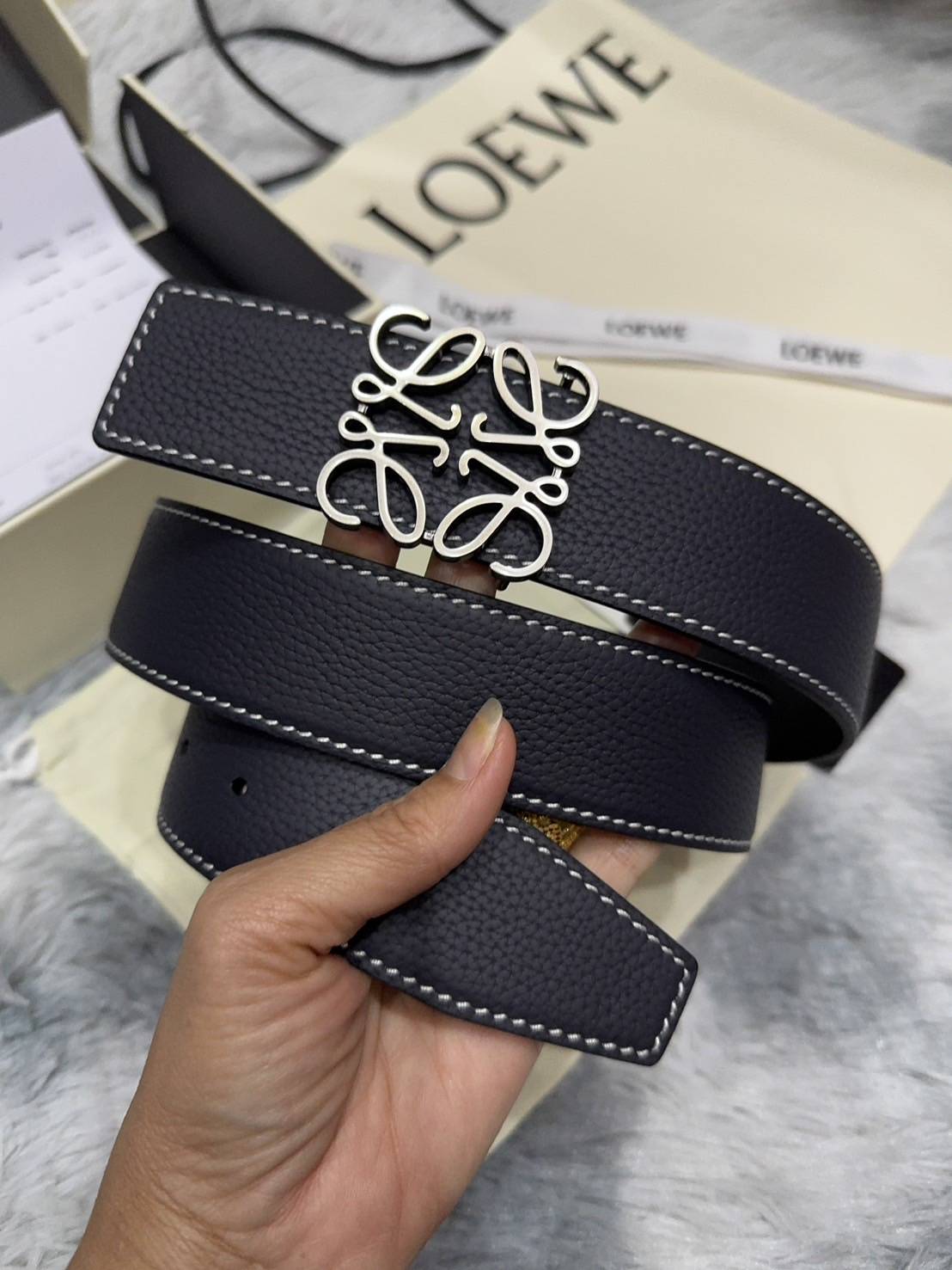 TOP ORI | หนังแท้ Loewe Belt / Loewe Anagram Leather Belt เกรดเทพดีสุด เข็มขัดโลเอเว่หนังแท้ สุดคลาสสิค วินเทจ เรียบง่าย ผู้ดี เป็นซิกเนเจอร์ ใช้งานเป็น everyday use ได้เลย