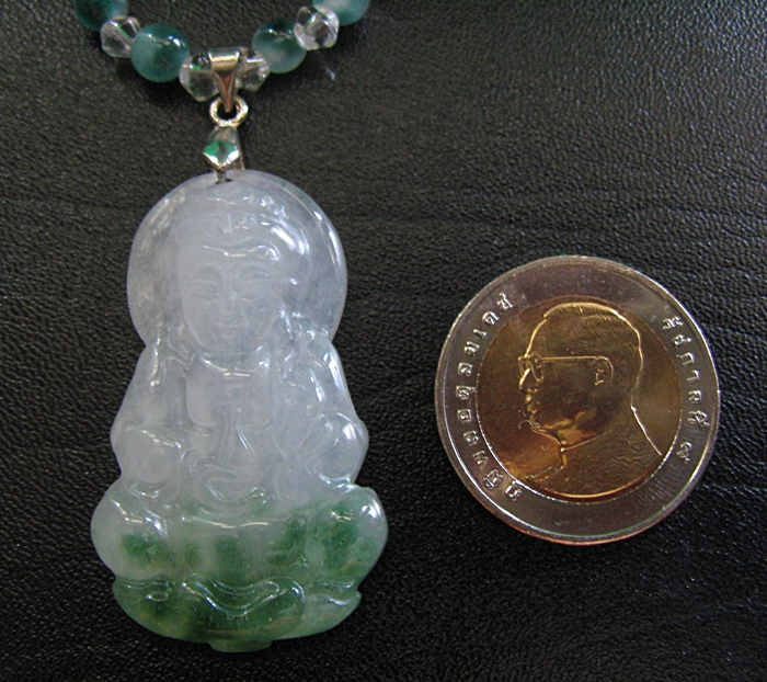 สร้อยคอจี้หยกเจ้าแม่กวนอิมพร้อมใบคาถาค่ะ