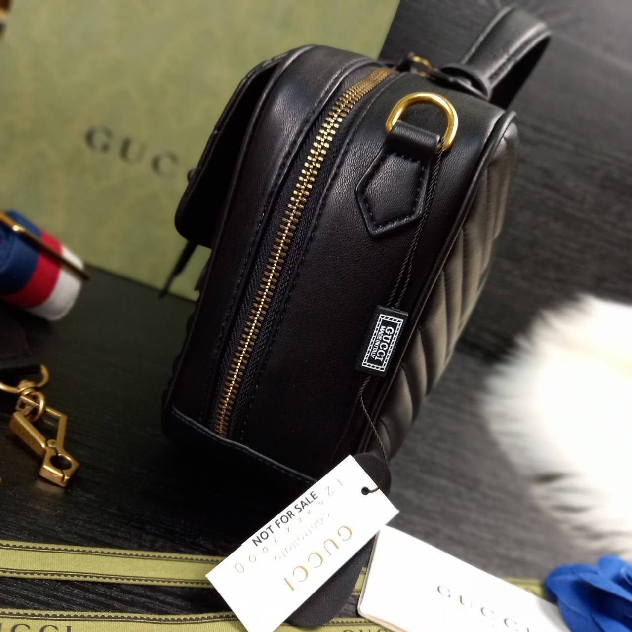 VIP GUCCI GG MARMONT TOP HANDLE SHOULDER BAG / BOLSA GG MATELASSE กระเป๋าถือ กระเป๋าสะพาย คอลเลคชั่นสุดหรู มาพร้อมสายสปอร์ตสะพายยาว สามารถปรับระดับได้ ถอดได้ เป็นอีกรุ่นที่โดดเด่นมากๆ การใช้งานคล้องตัวสุดๆ โดดเด่นด้วยโลโก้ GG ขนาดใหญ่เป็นเอกลักษณ์