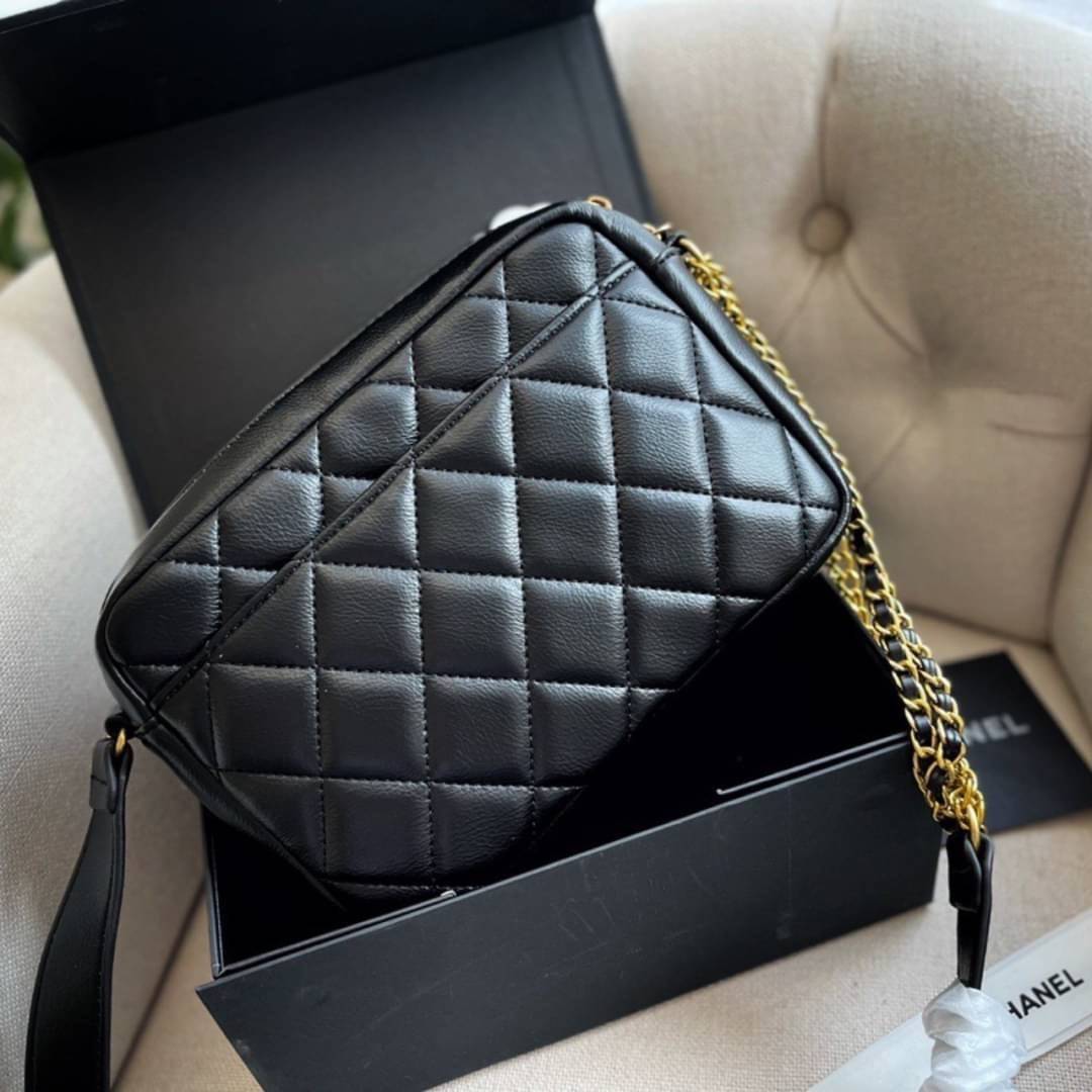 CHANEL vip for lady crossbody & shoulder bag Size : 9”
