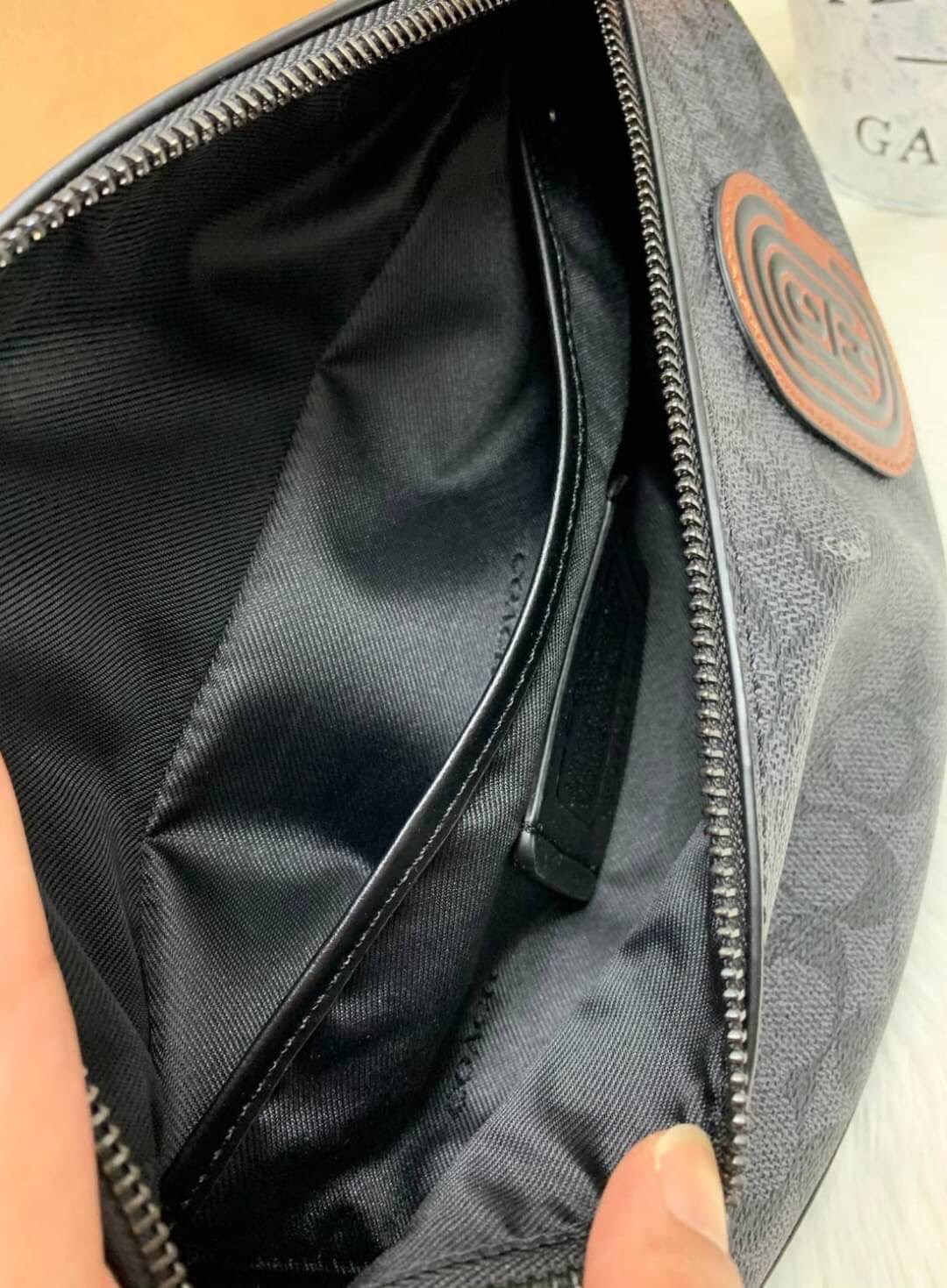 OUTTLET 】COACH RIVINGTON BELT BAG IN COLORBLOCK SIGNATURE CANVAS WITH COACH PATCH (962) รุ่นใบใหญ่จุใจ ใช้ได้ทั้งชายหญิง