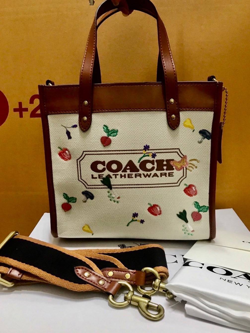 COACH FIELD TOTE 22 WITH GARDEN EMBROIDERY COACH BADGE