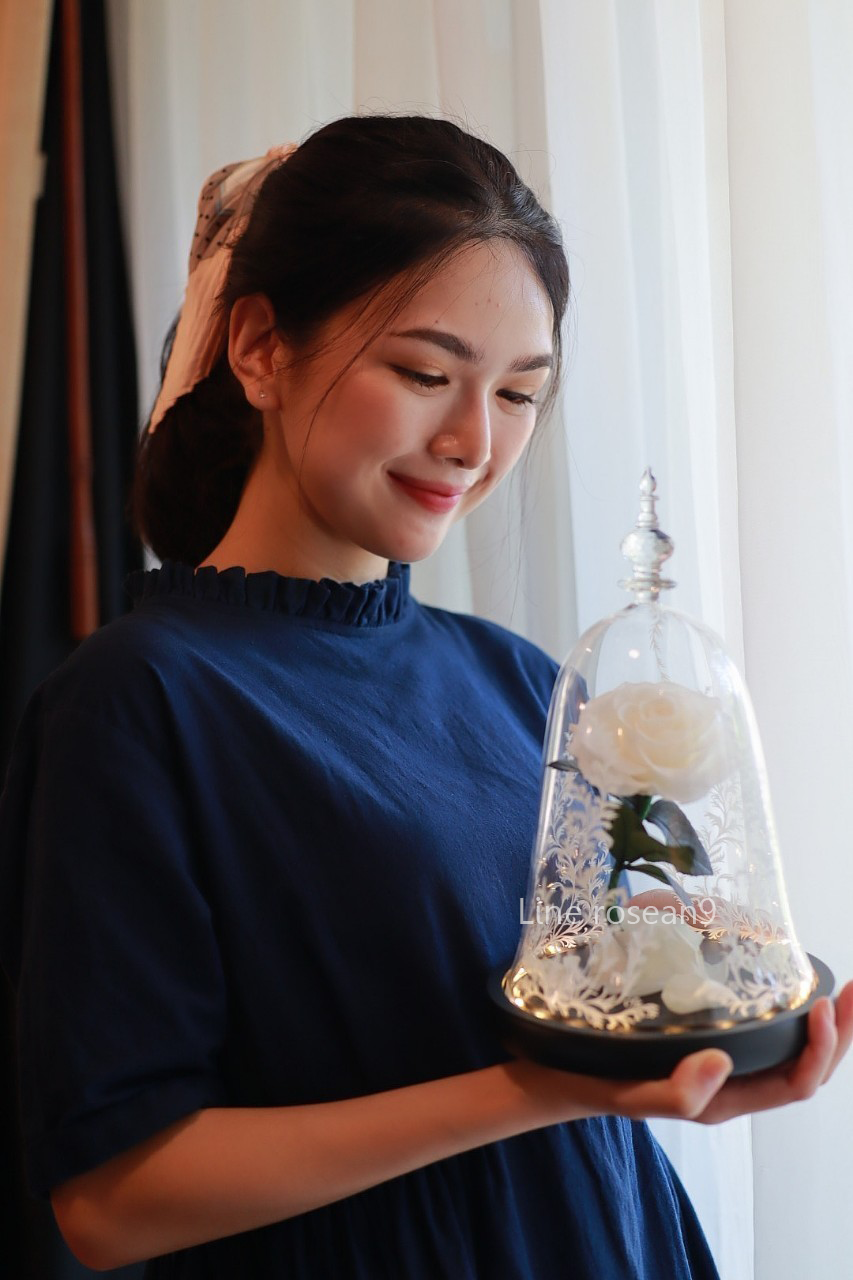 กุหลาบในโดมแก้ว Bell