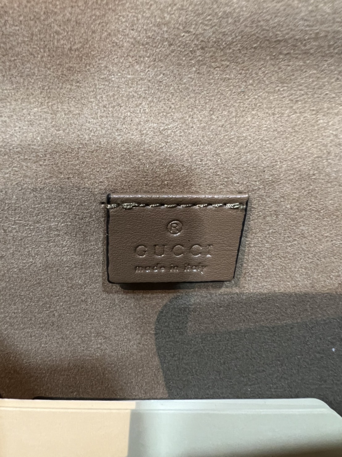 25CM หนังแท้ GUCCI Dionysus GG Supreme mini bag ฮอตไอเท็ม รุ่นนี้ขายดีขายหมด สวยหรู คุณหนู ผู้ดีมาก!! นานๆ มาจะมาน้าา รุ่นหายากค่ะ กระเป๋าสะพายข้าง ดีไซน์อยู่ทรง ขนาดกำลังสะดวกใช้สำหรับสาว วัสดุหนังแท้เต็มใบ ภายในแบ่งสัดส่วนได้เป็นอย่างดี งานจริงดีงาม สาว