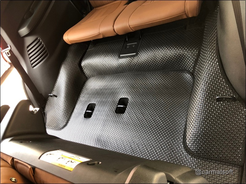 ยางปูพื้นรถยนต์ ISUZU MU-X 2021 พรมกระดุมเม็ดเล็ก สีดำ เข้ารูปตรงรุ่น เต็มคัน