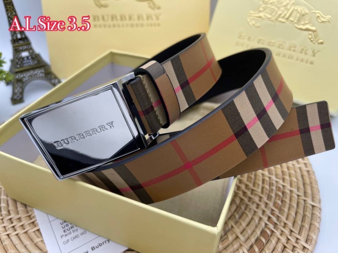 BURBERRY BELT LEATER 3.5cm เข็มขัดเบอร์เบอรี่ เกรดออริจินอลหนังแท้ ใช้งานง่าย เป็น everyday look ได้เลยค่ะ ภาพสินค้าถ่ายจากงานขายจริง ใช้งานต่างประเทศได้