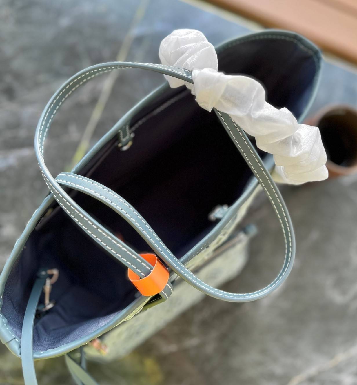 LV Neverfull Denim Tote Bag กระเป๋าสะพายทรงโท้ทเดนิมลายโมโนแกรมปั้มนูนคมชัดสวยหรูลัคชู สุดคลาสสิค ดีไซด์ใหม่ กับกระเป๋าทรงที่สามารถใช้ได้กับทุกๆวัน วัสดุเดนิมหนานิ่มอย่างดี ทอลายแบรนด์แบบ3Dนูนคมชัดสวยมากๆค่ะ